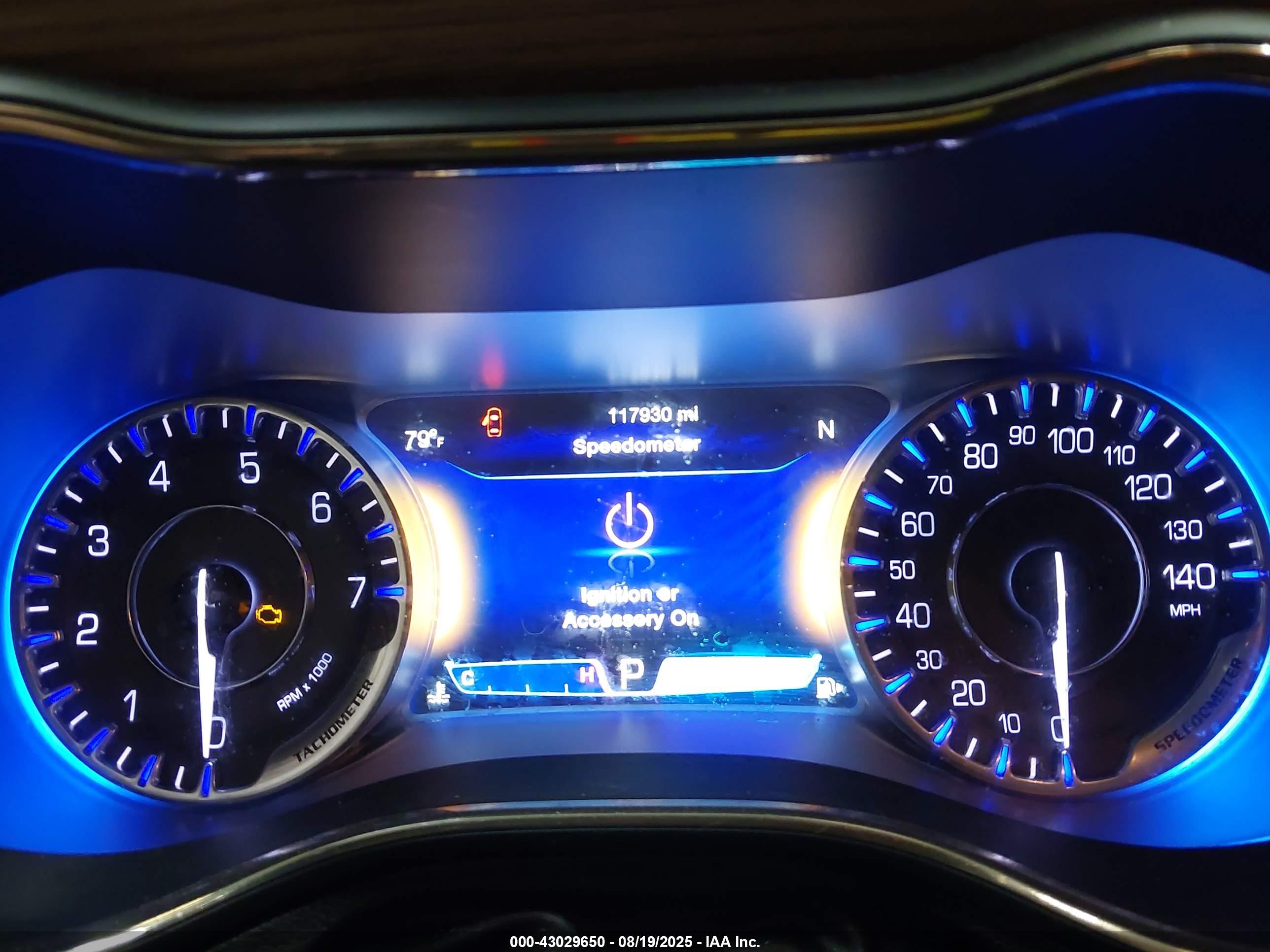 CHRYSLER 200 image 7