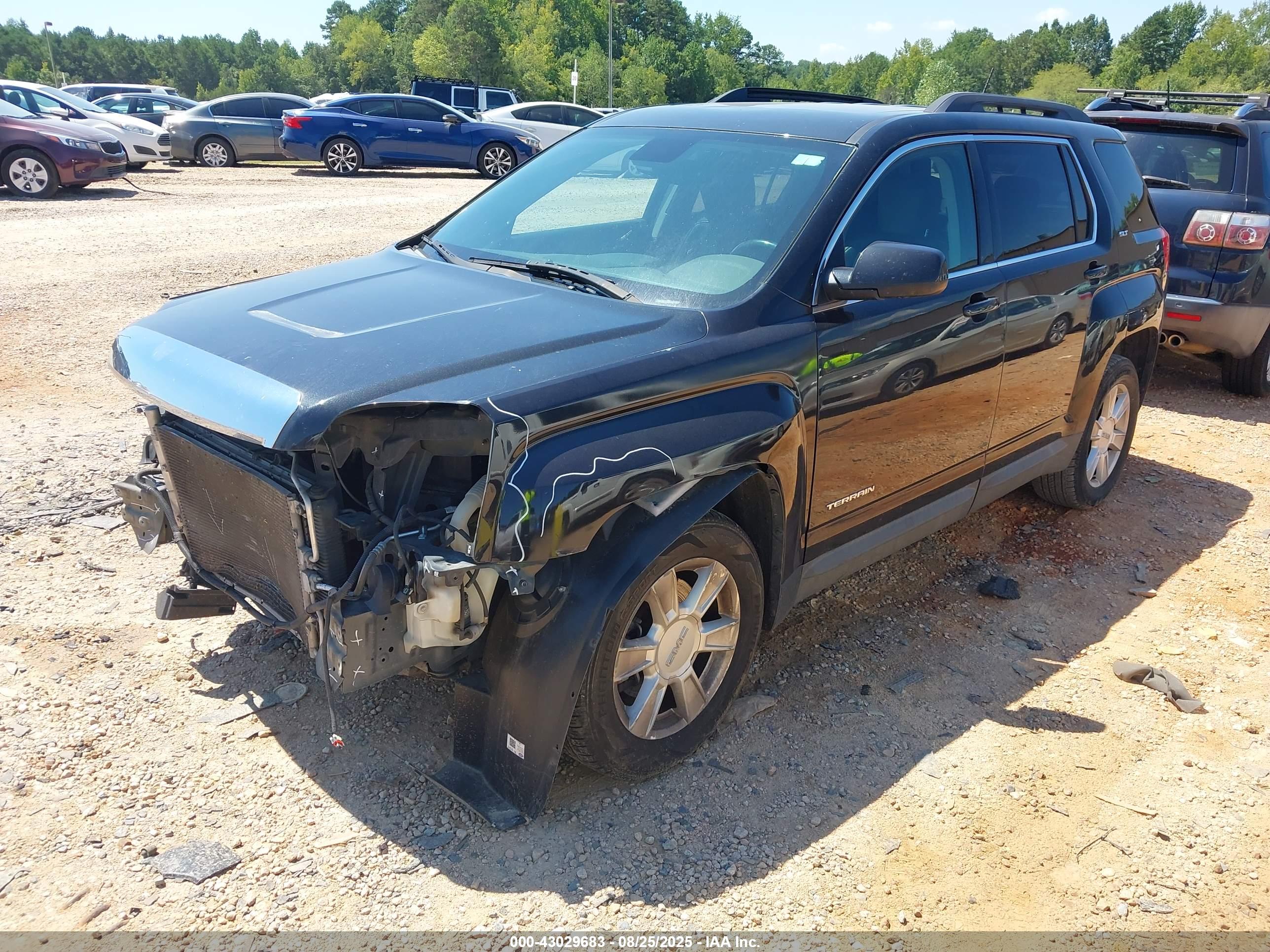 GMC TERRAIN image 2