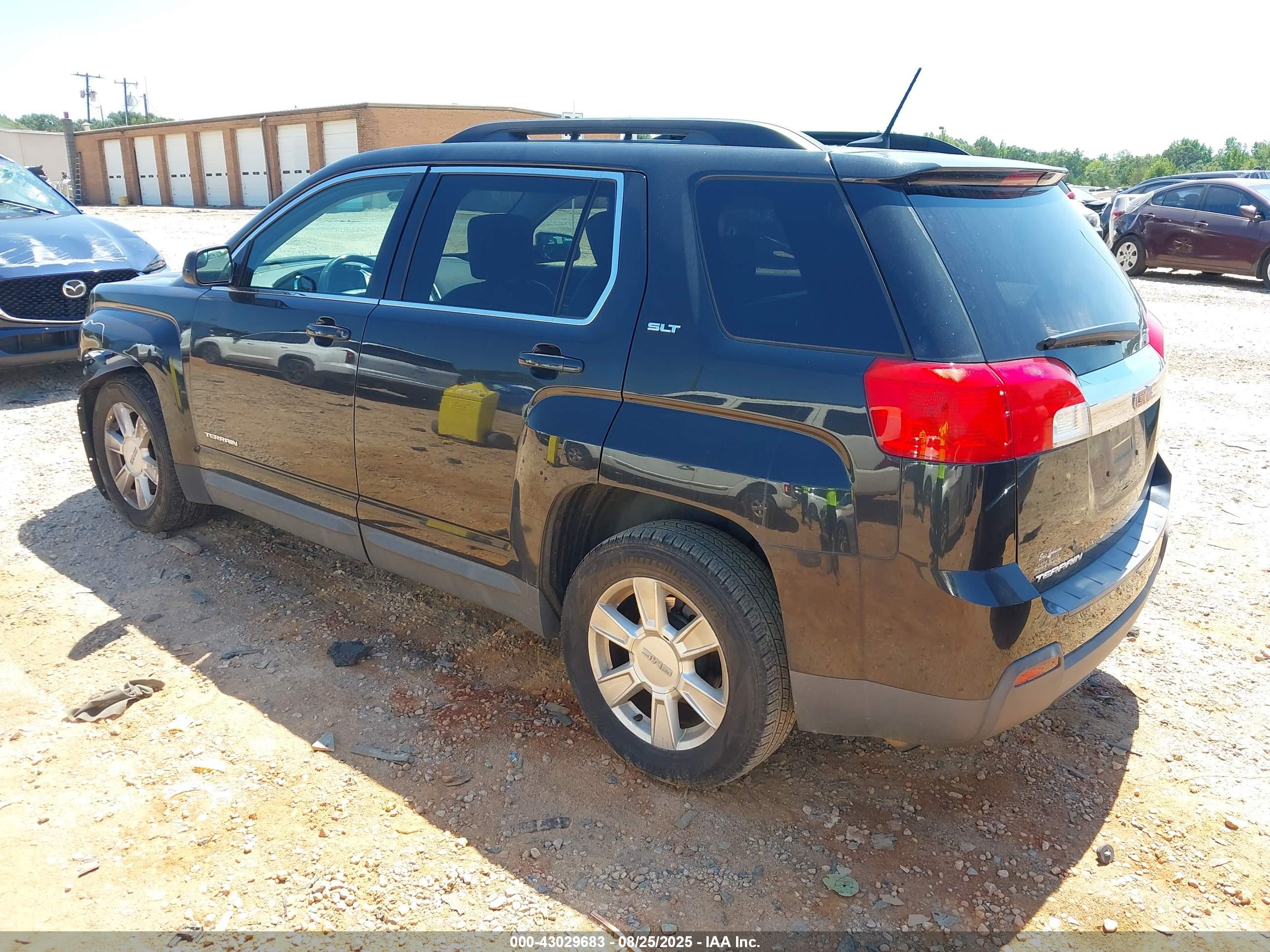 GMC TERRAIN image 3