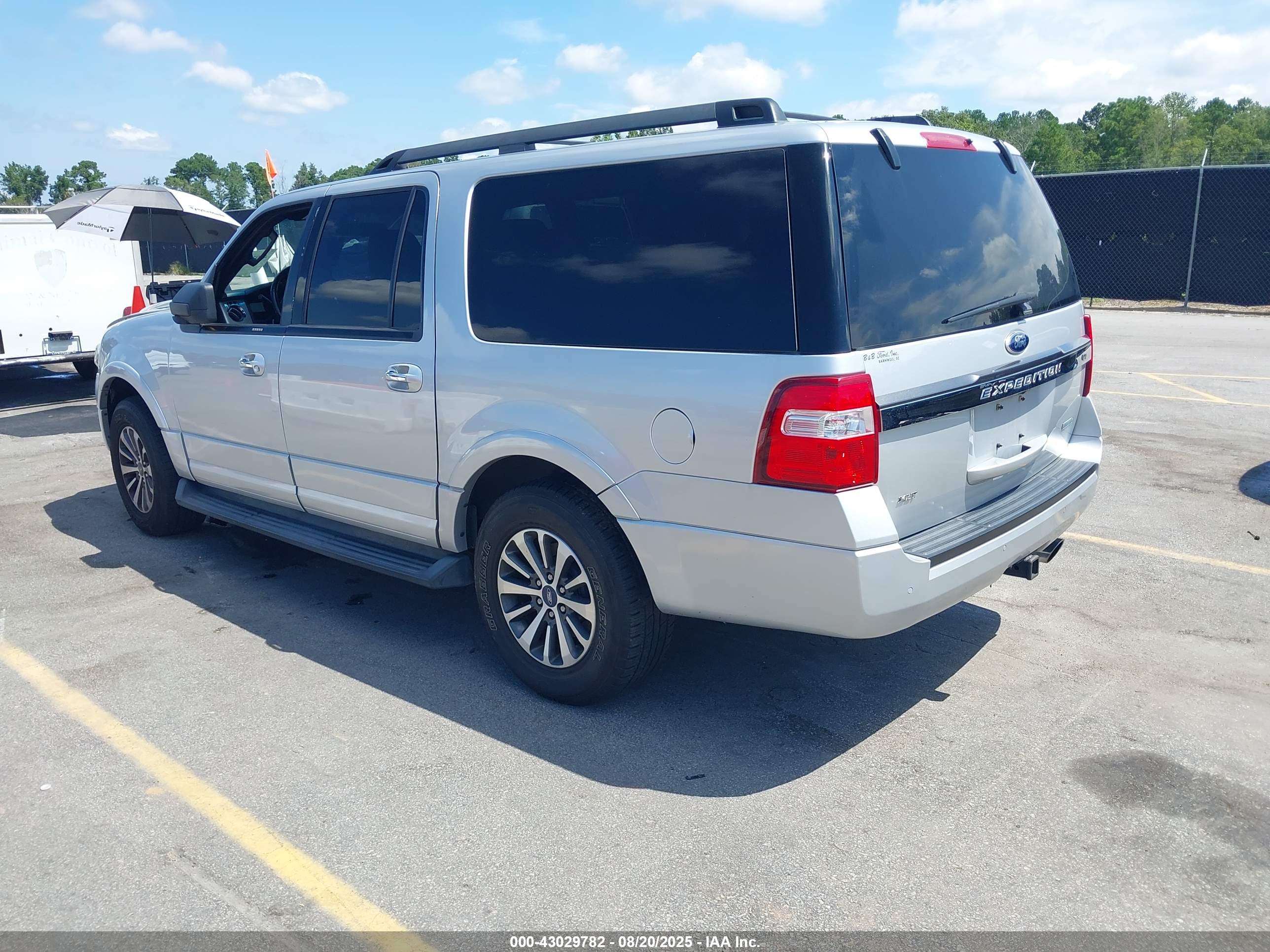 FORD EXPEDITION image 3