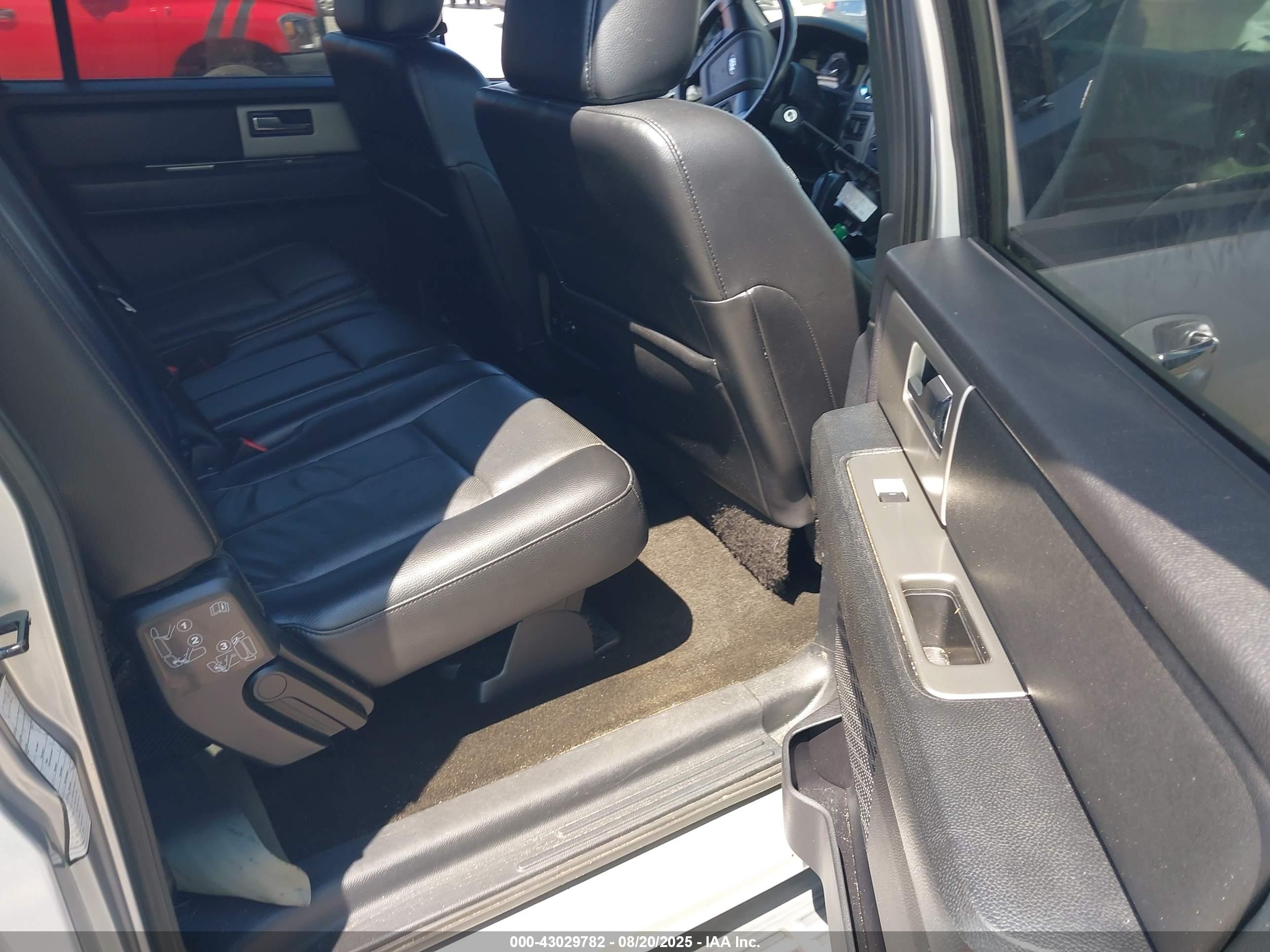FORD EXPEDITION image 8