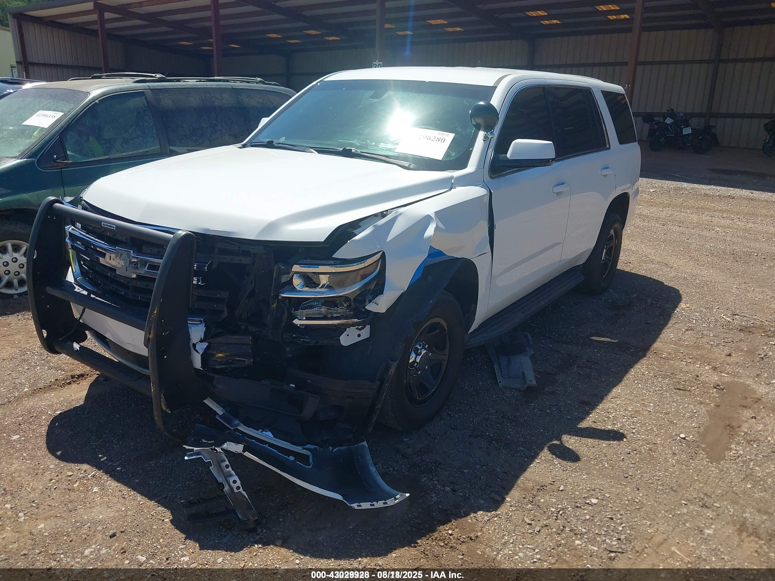 CHEVROLET TAHOE image 2