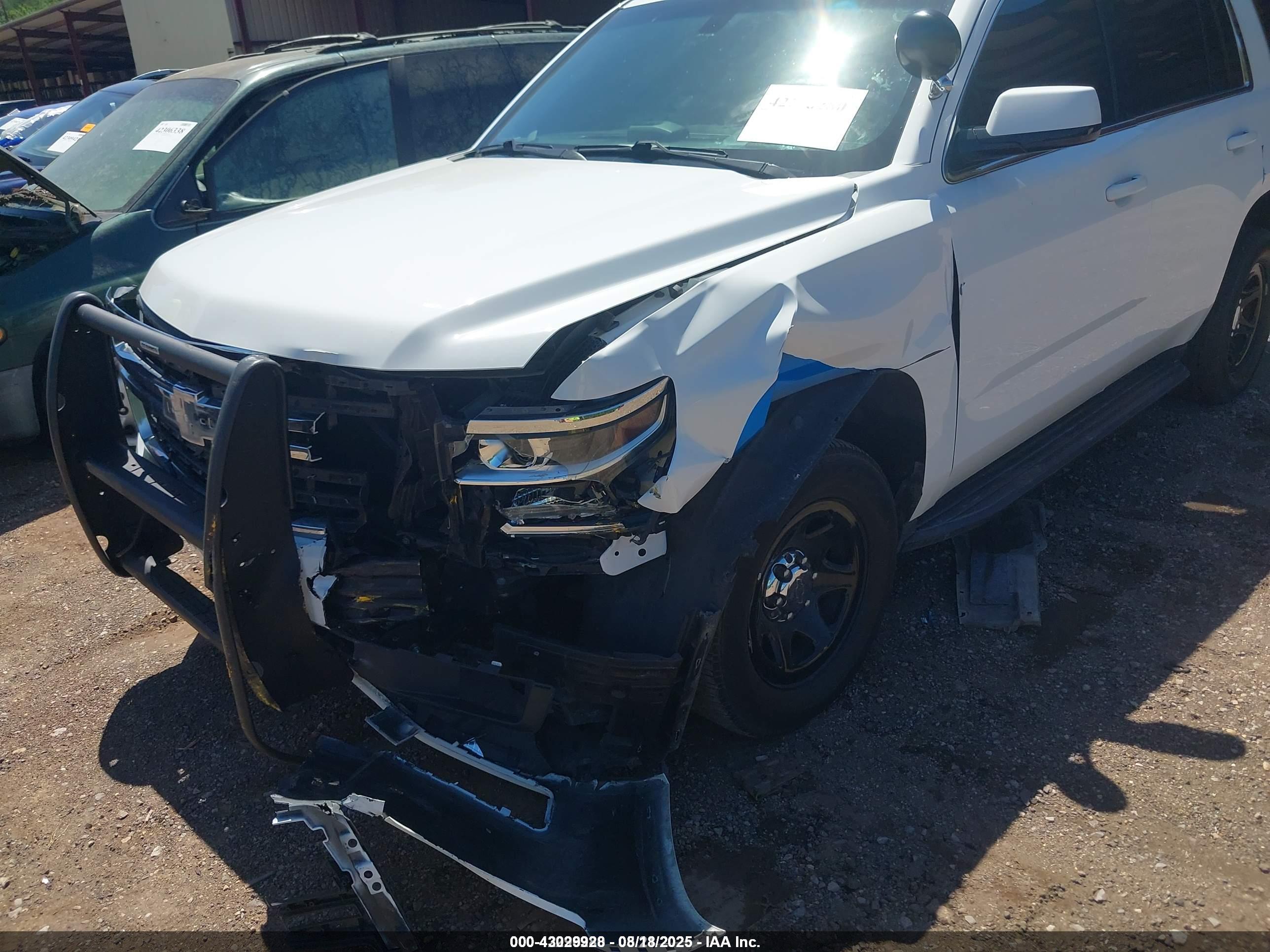 CHEVROLET TAHOE image 6