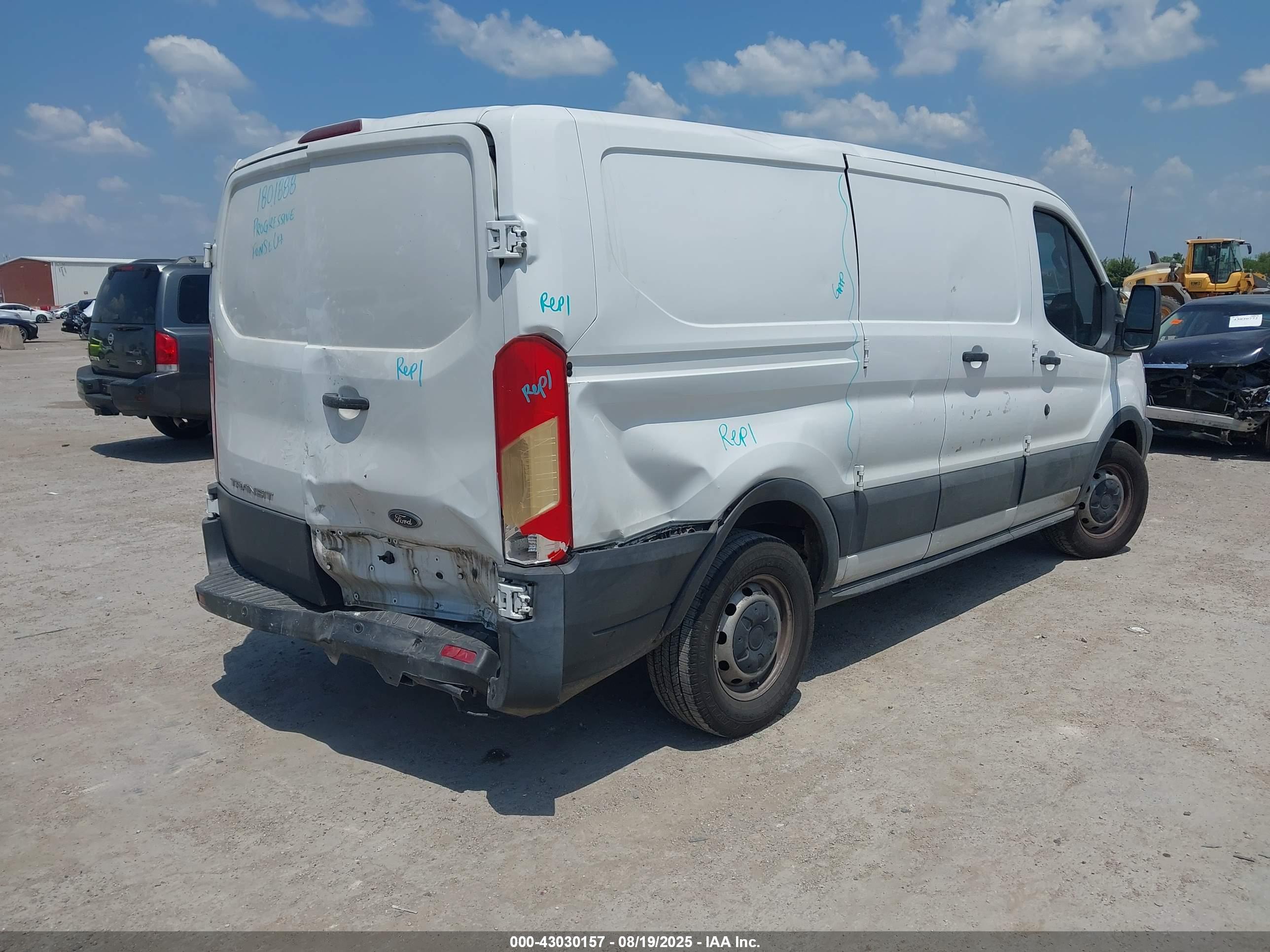 FORD TRANSIT-150 image 4