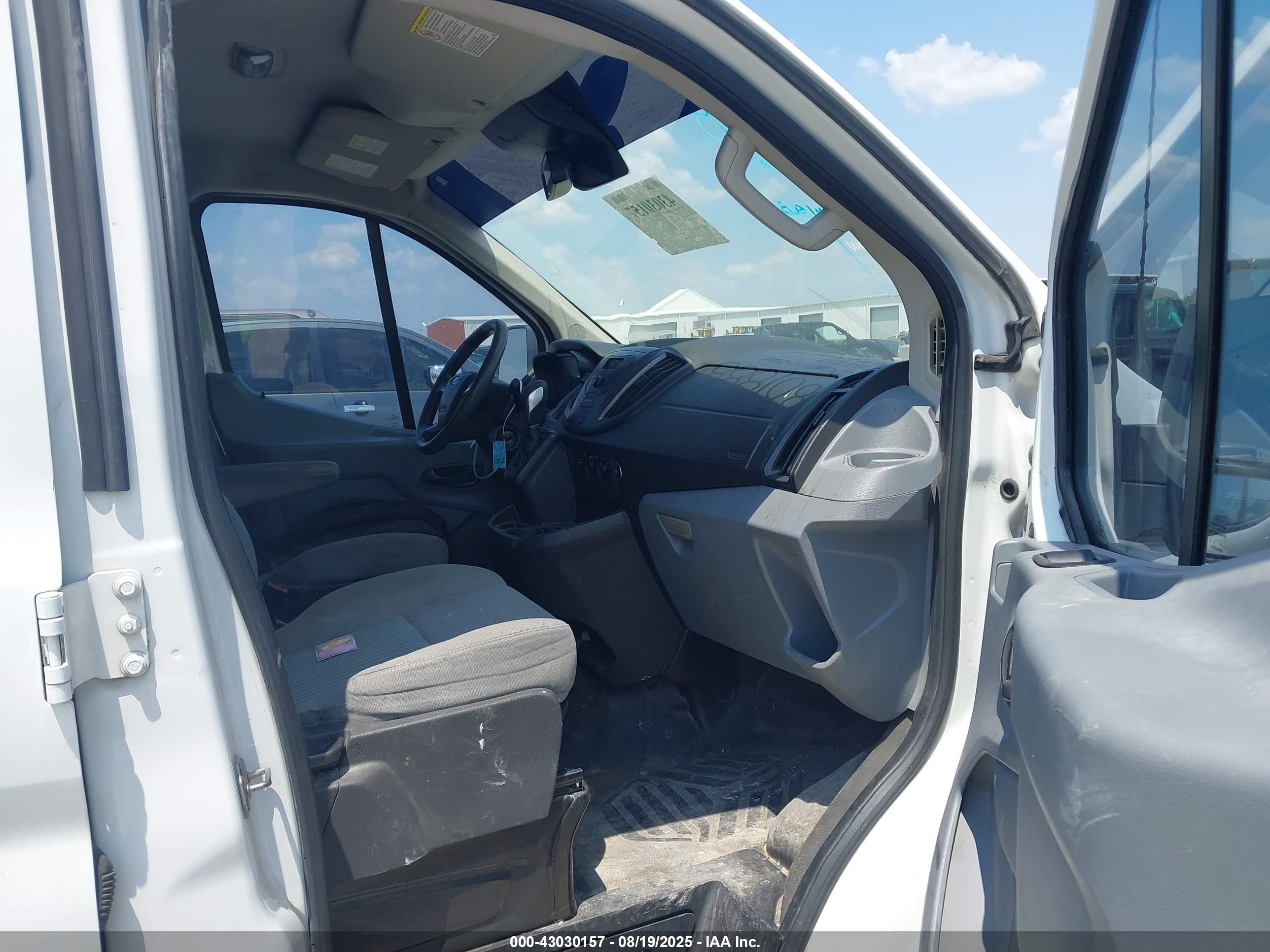 FORD TRANSIT-150 image 5