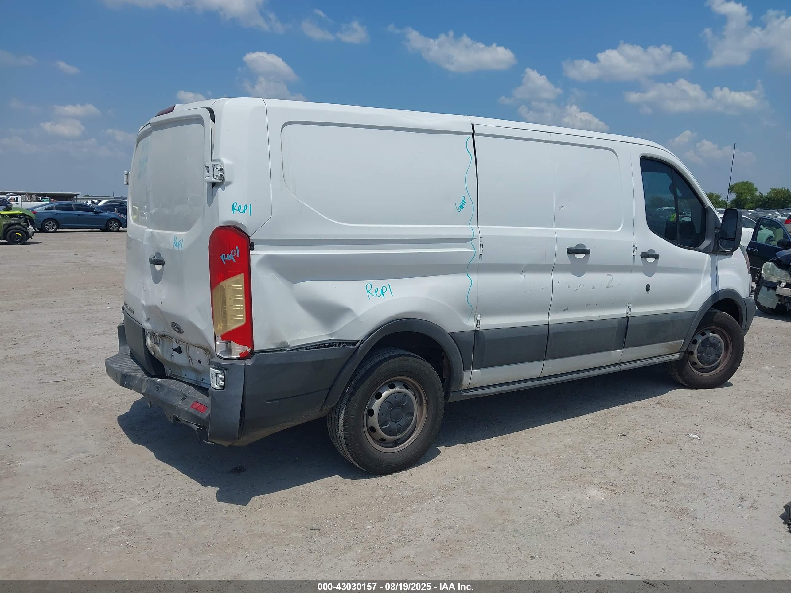 FORD TRANSIT-150 image 6