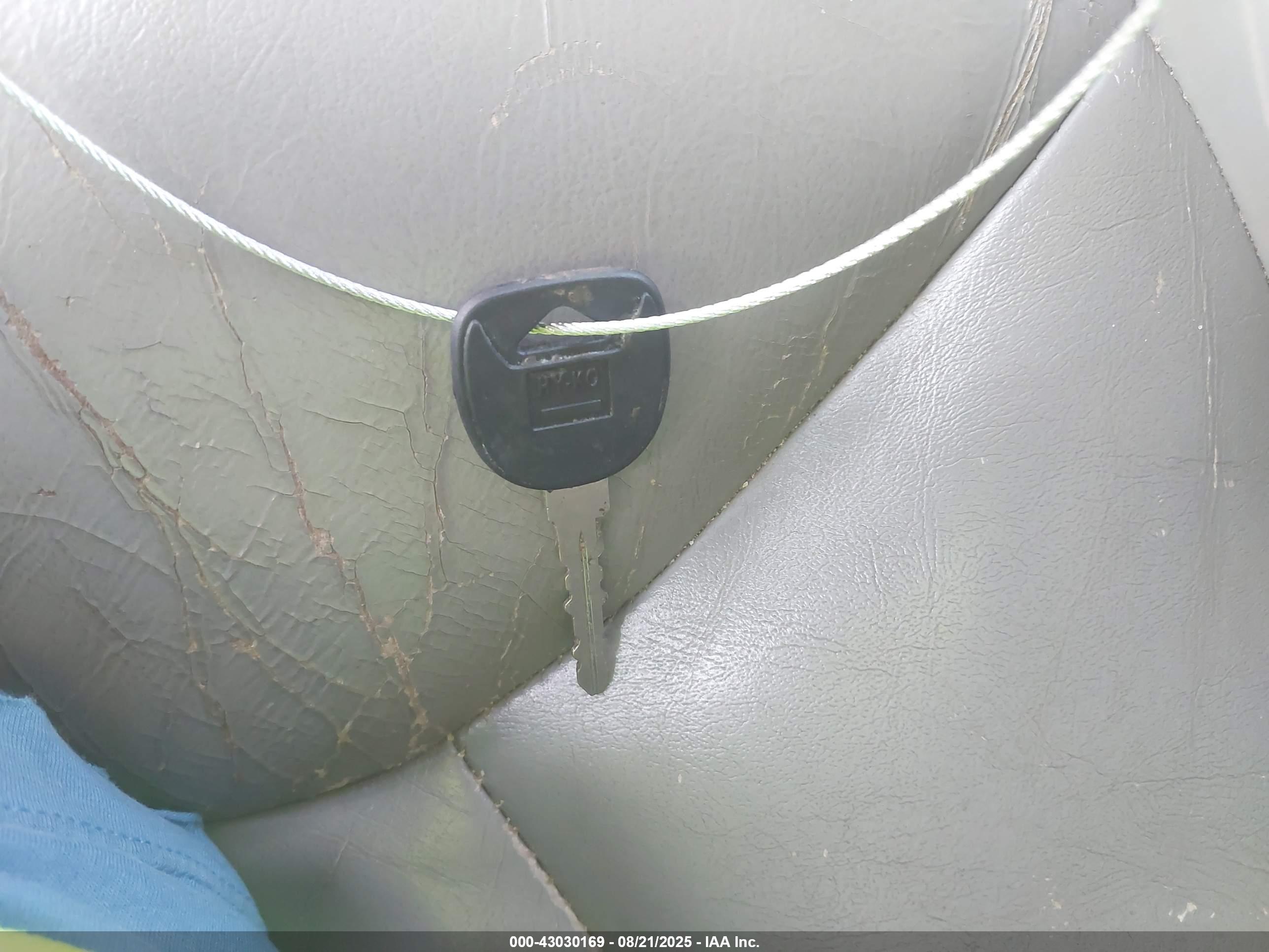 CHEVROLET AVALANCHE image 11