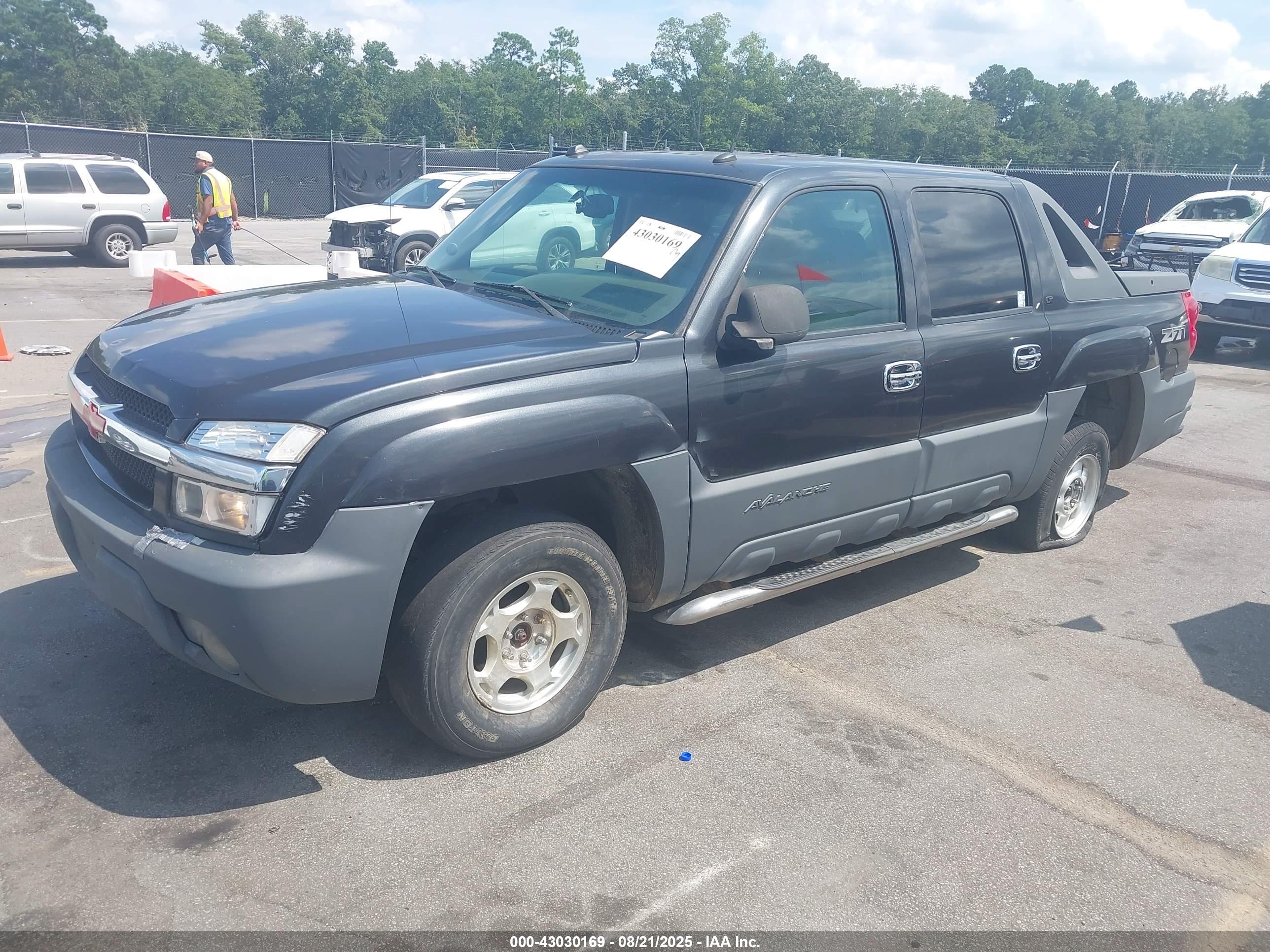CHEVROLET AVALANCHE image 2