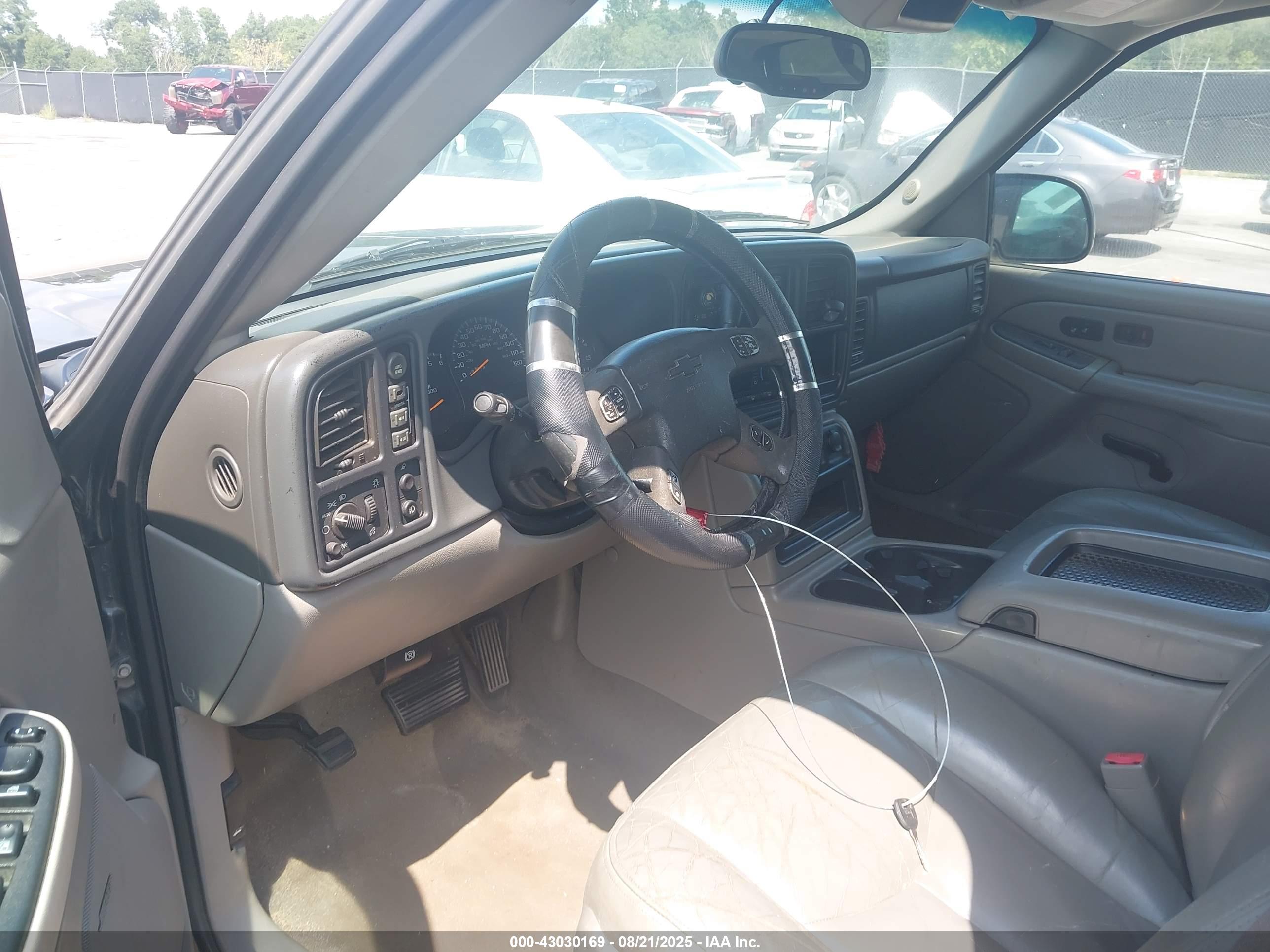 CHEVROLET AVALANCHE image 5