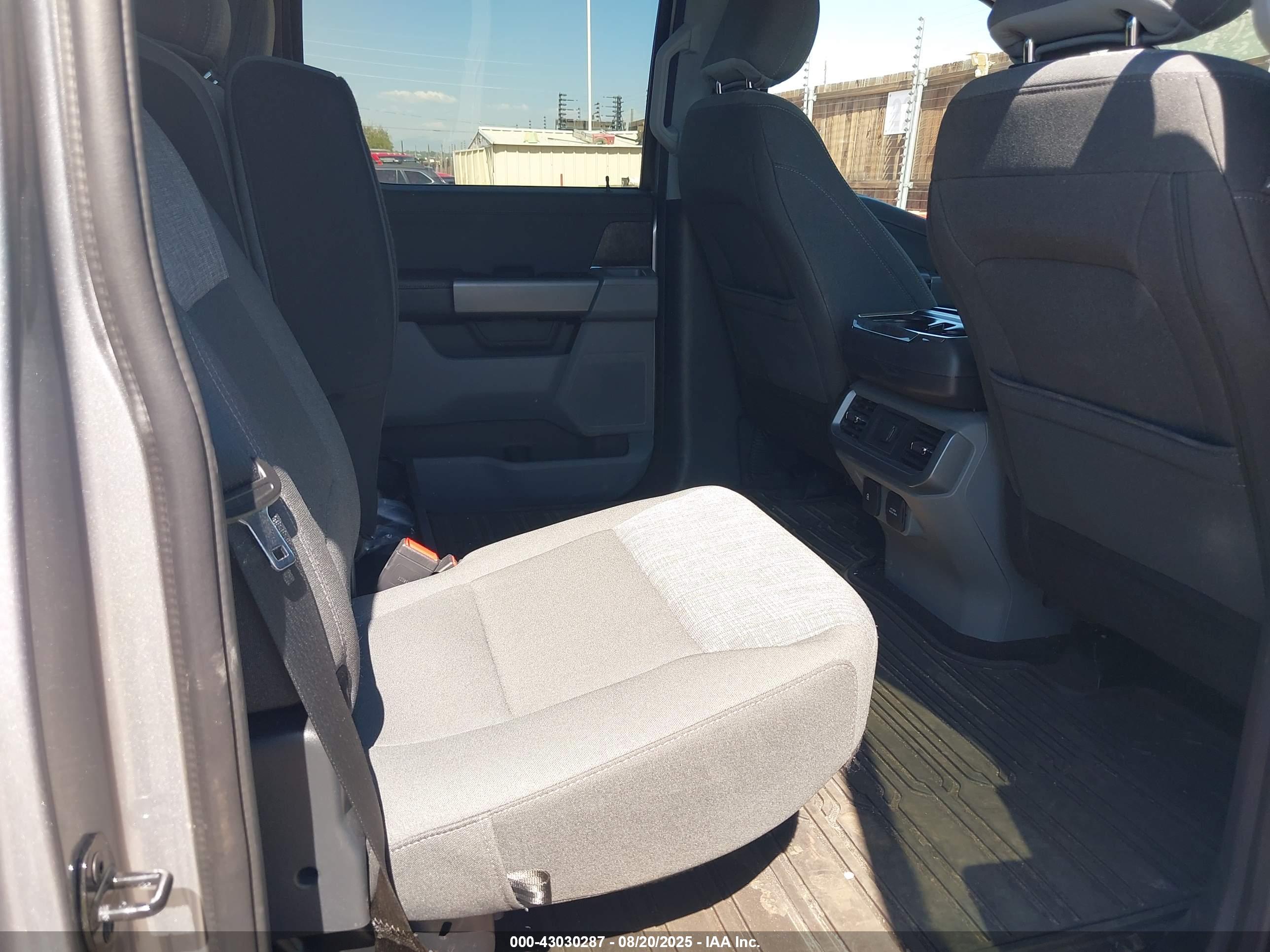 FORD F-150 image 8