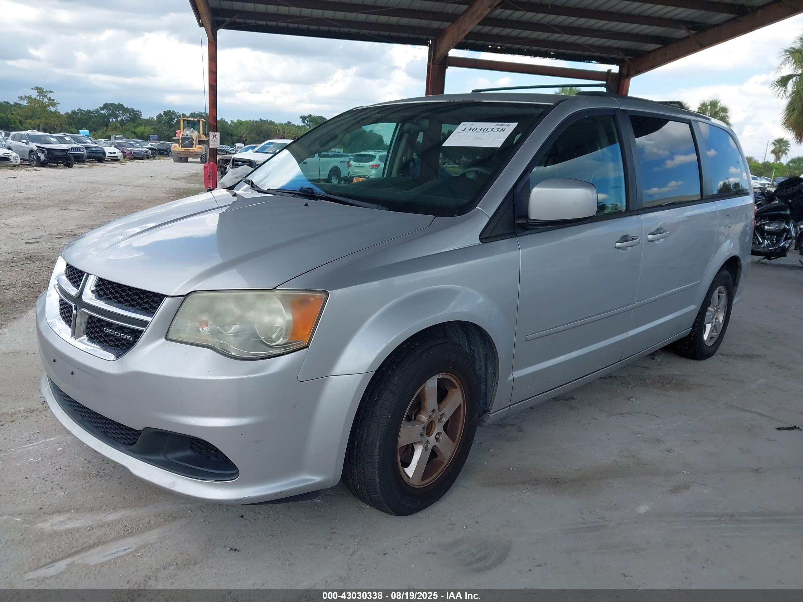 DODGE GRAND image 2