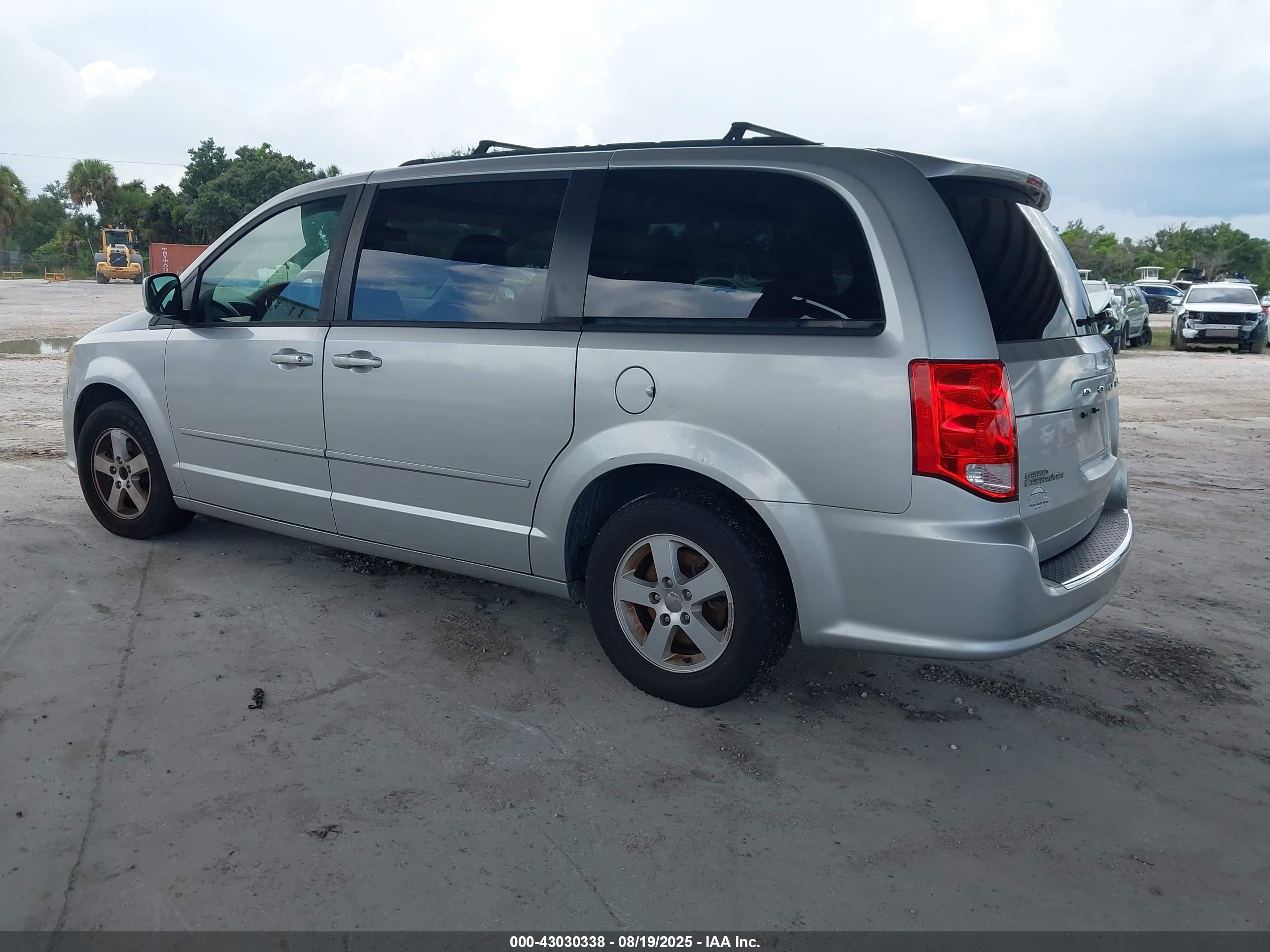 DODGE GRAND image 3