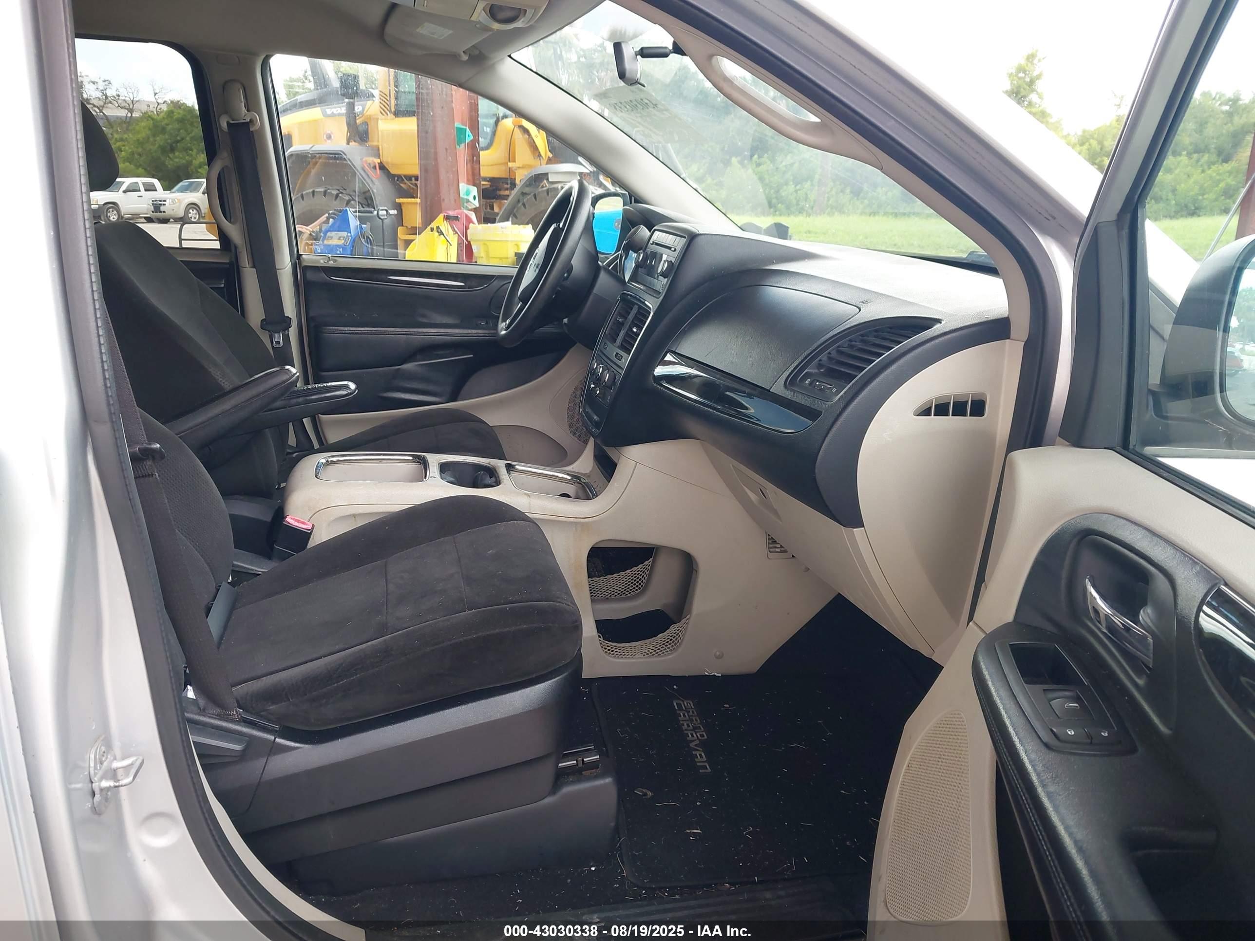 DODGE GRAND image 5