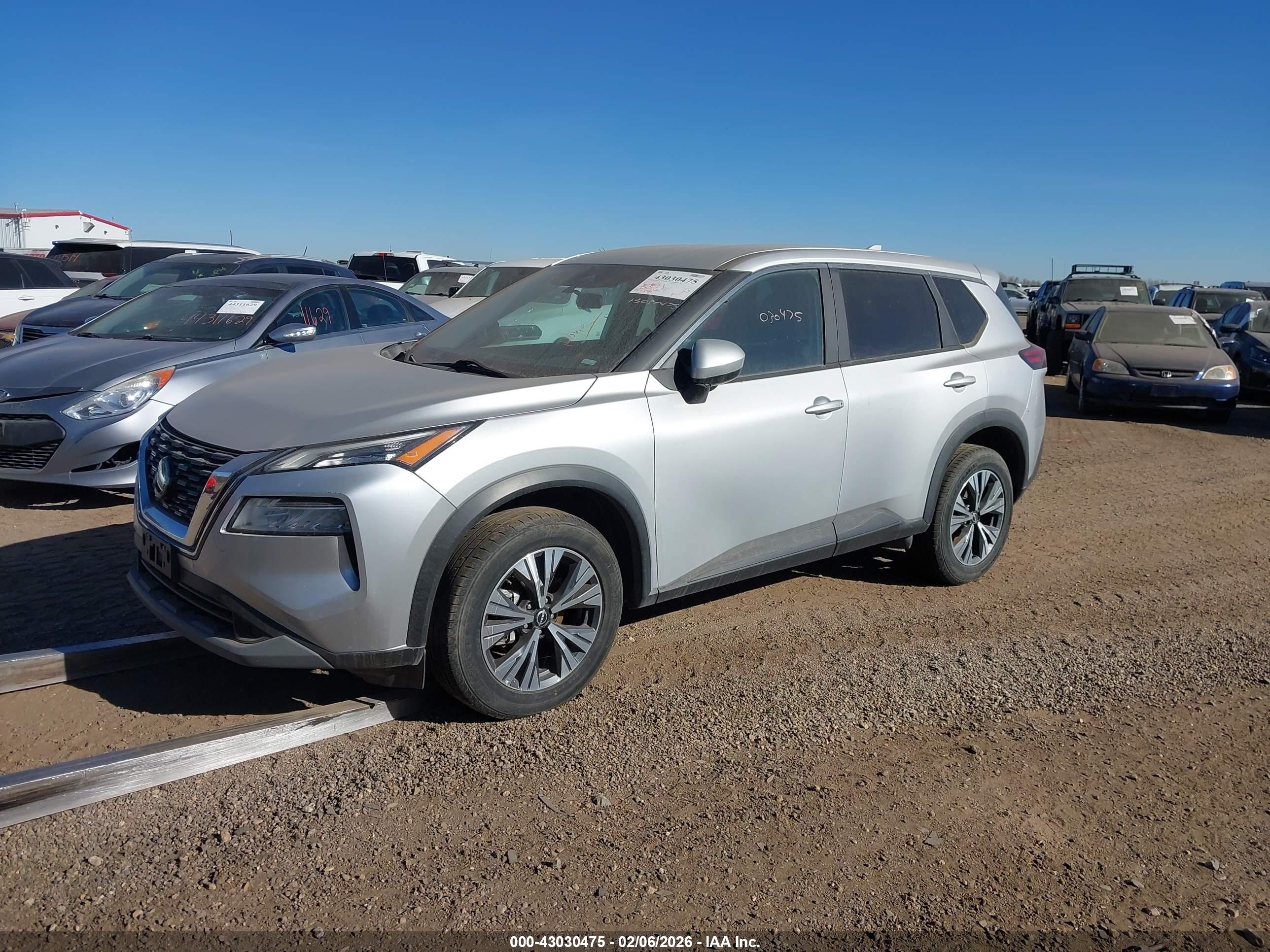 NISSAN ROGUE image 2