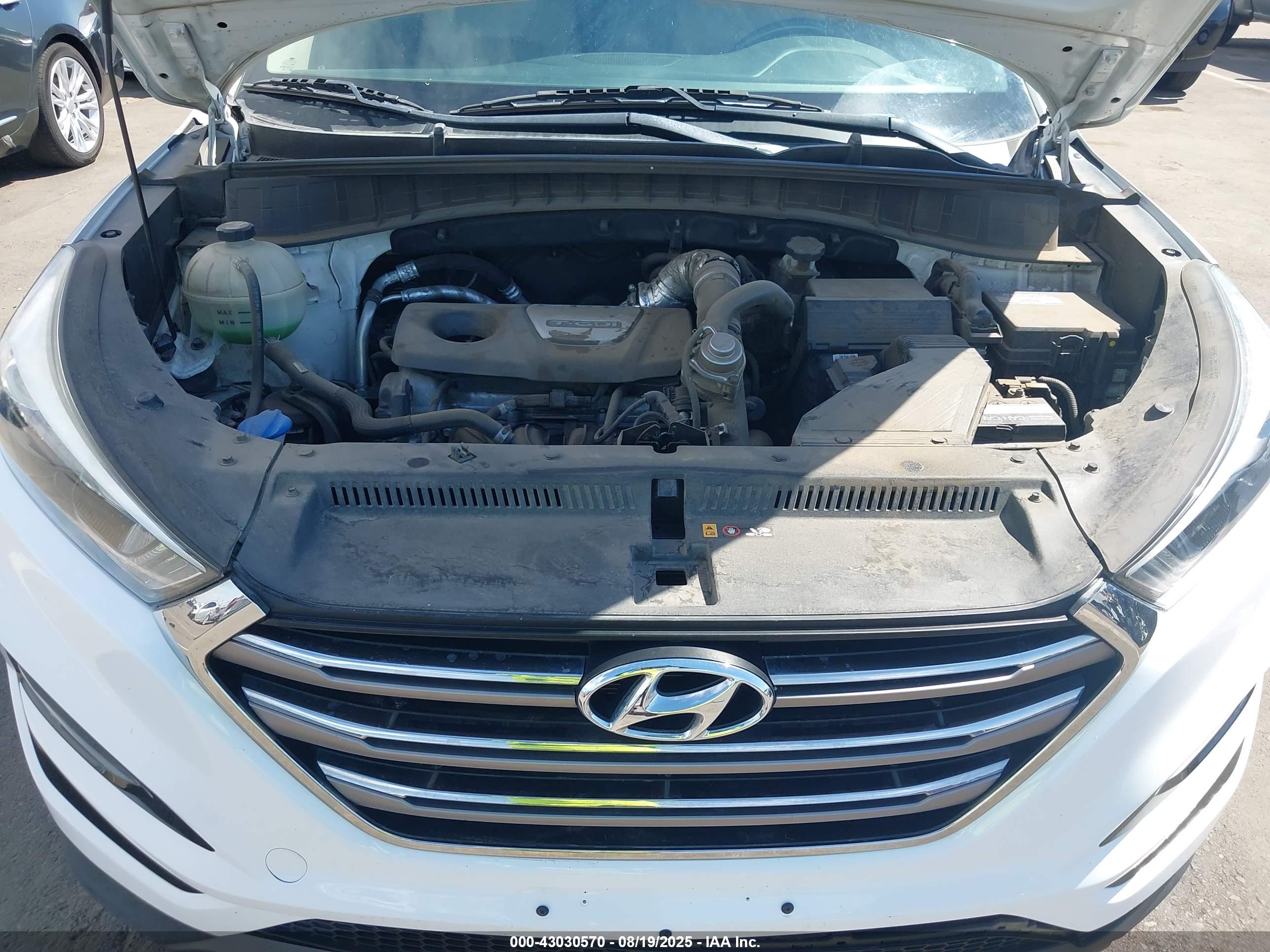 HYUNDAI TUCSON image 10