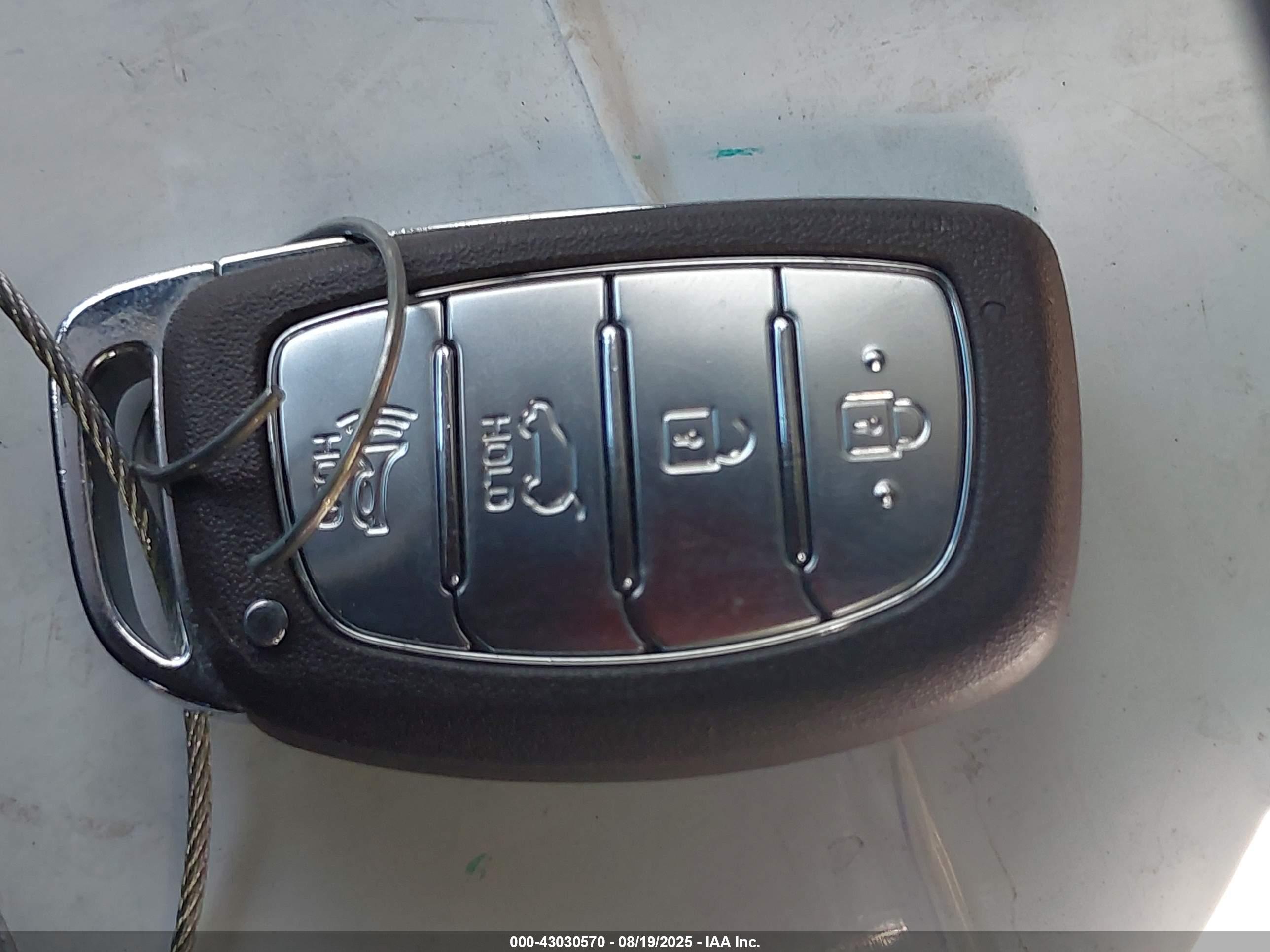 HYUNDAI TUCSON image 11