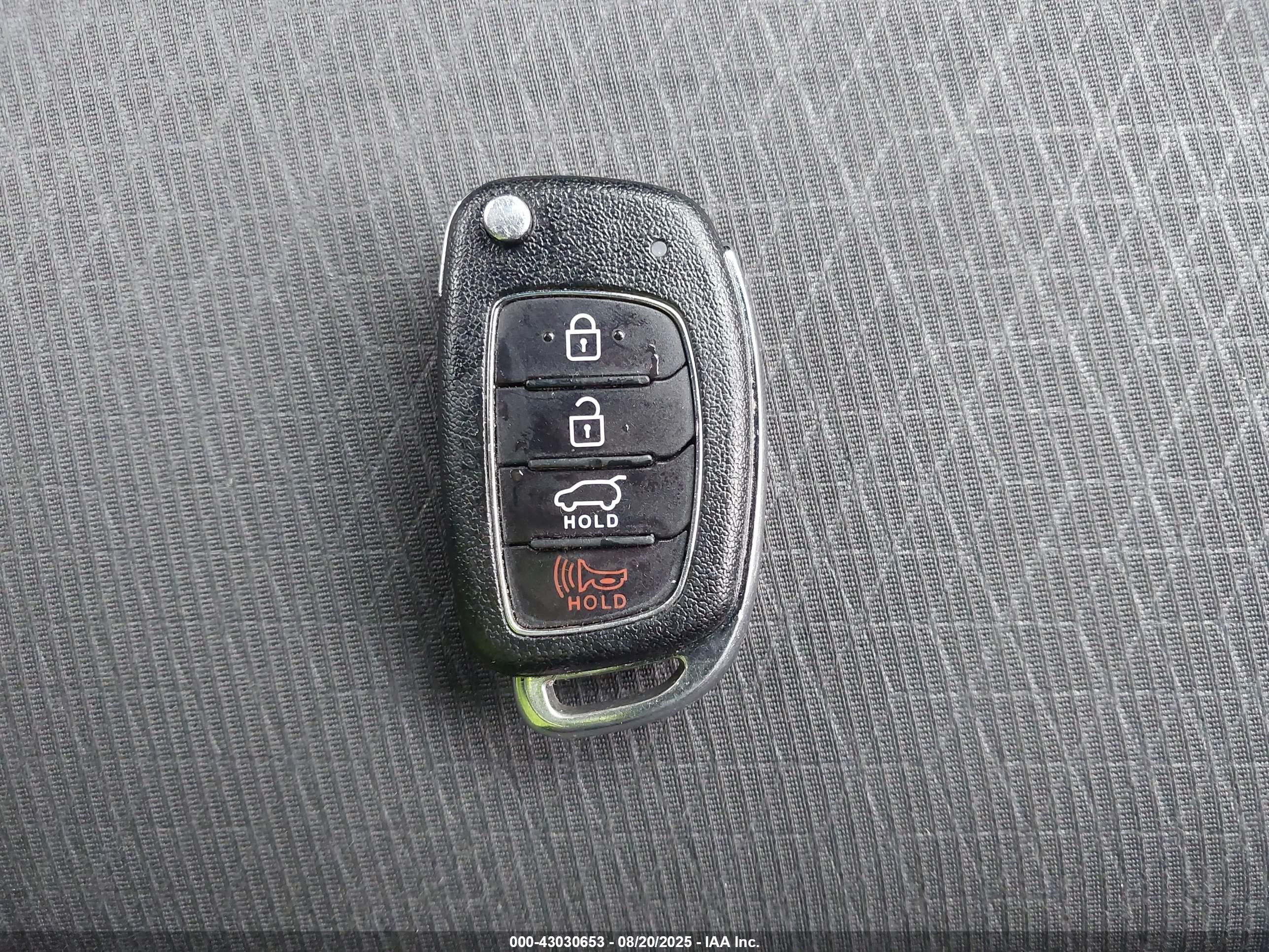 HYUNDAI TUCSON image 11