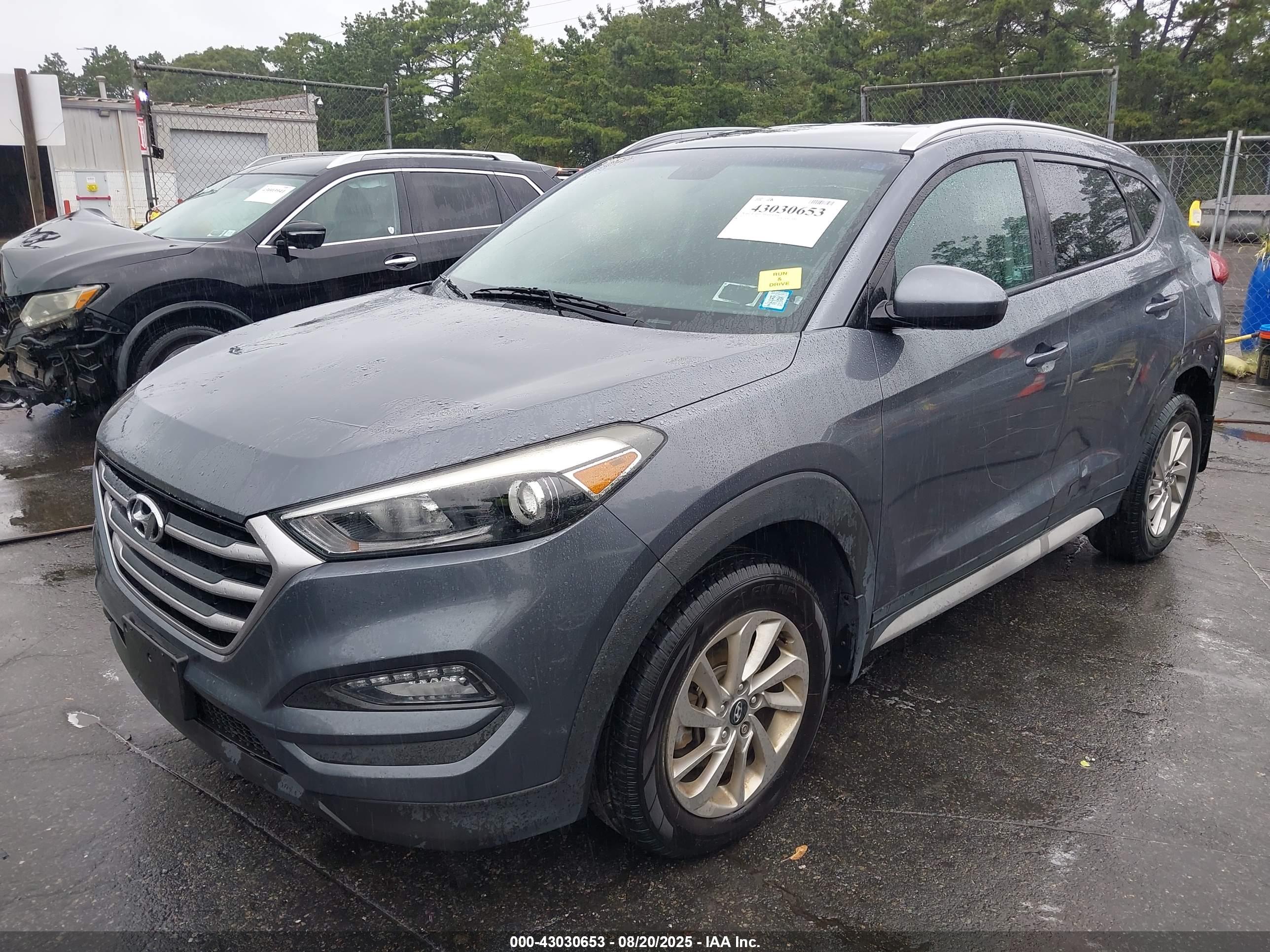 HYUNDAI TUCSON image 2