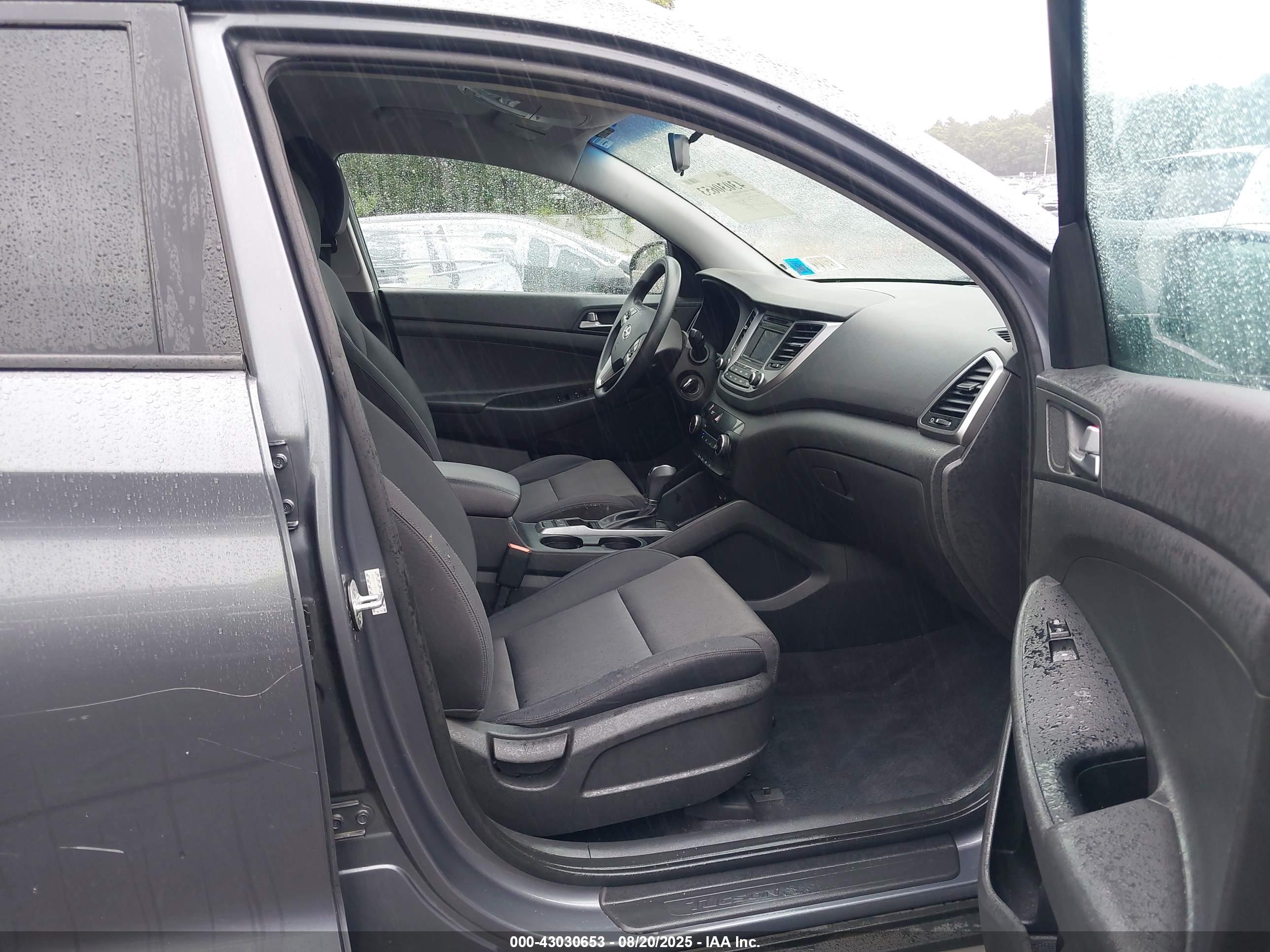 HYUNDAI TUCSON image 5