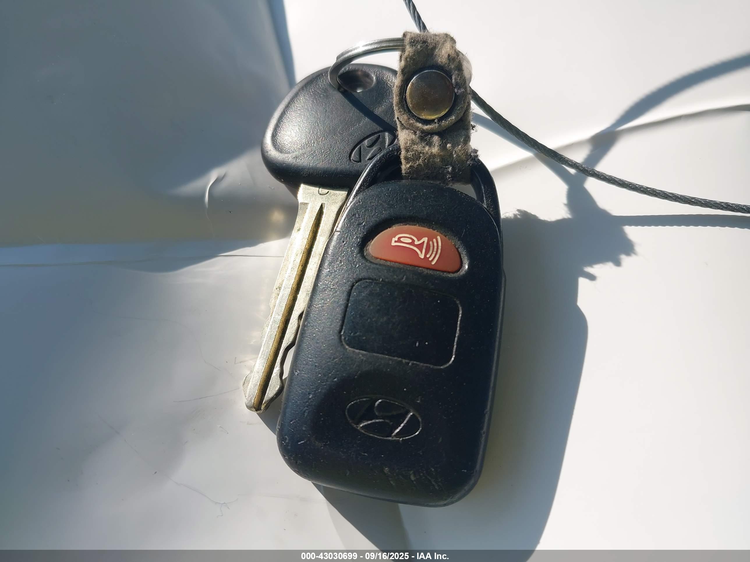 HYUNDAI ELANTRA image 11