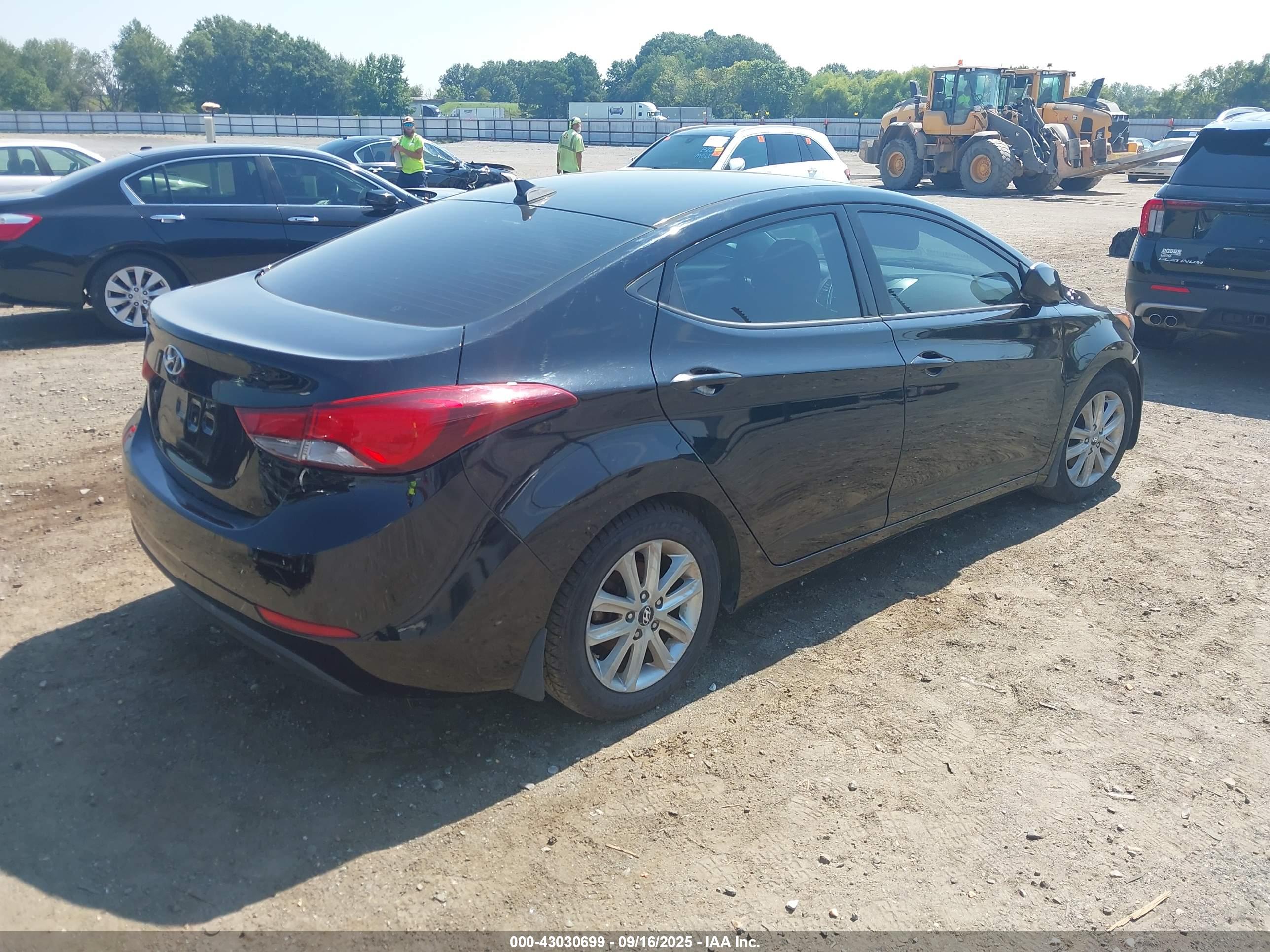 HYUNDAI ELANTRA image 4