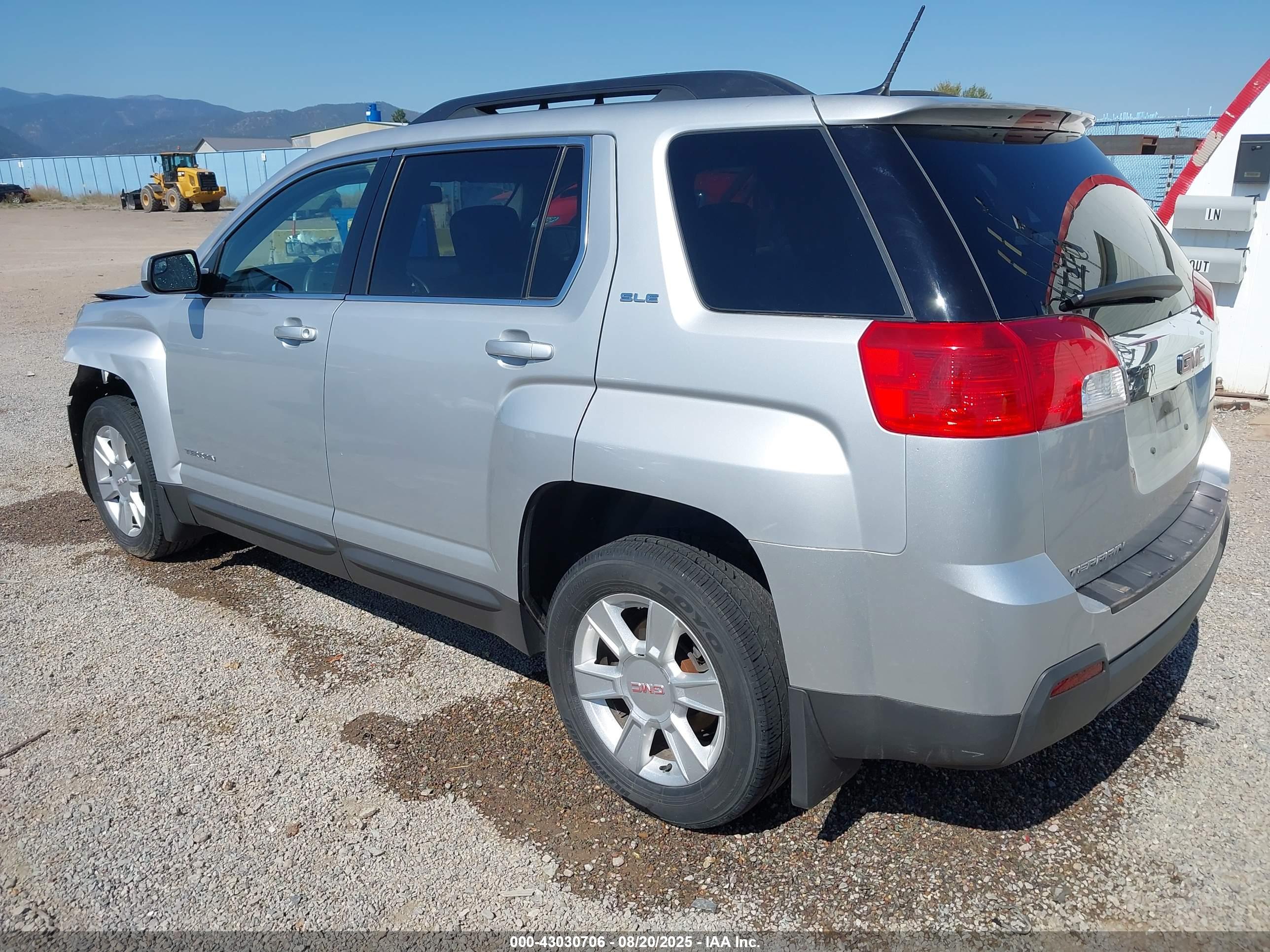 GMC TERRAIN image 3