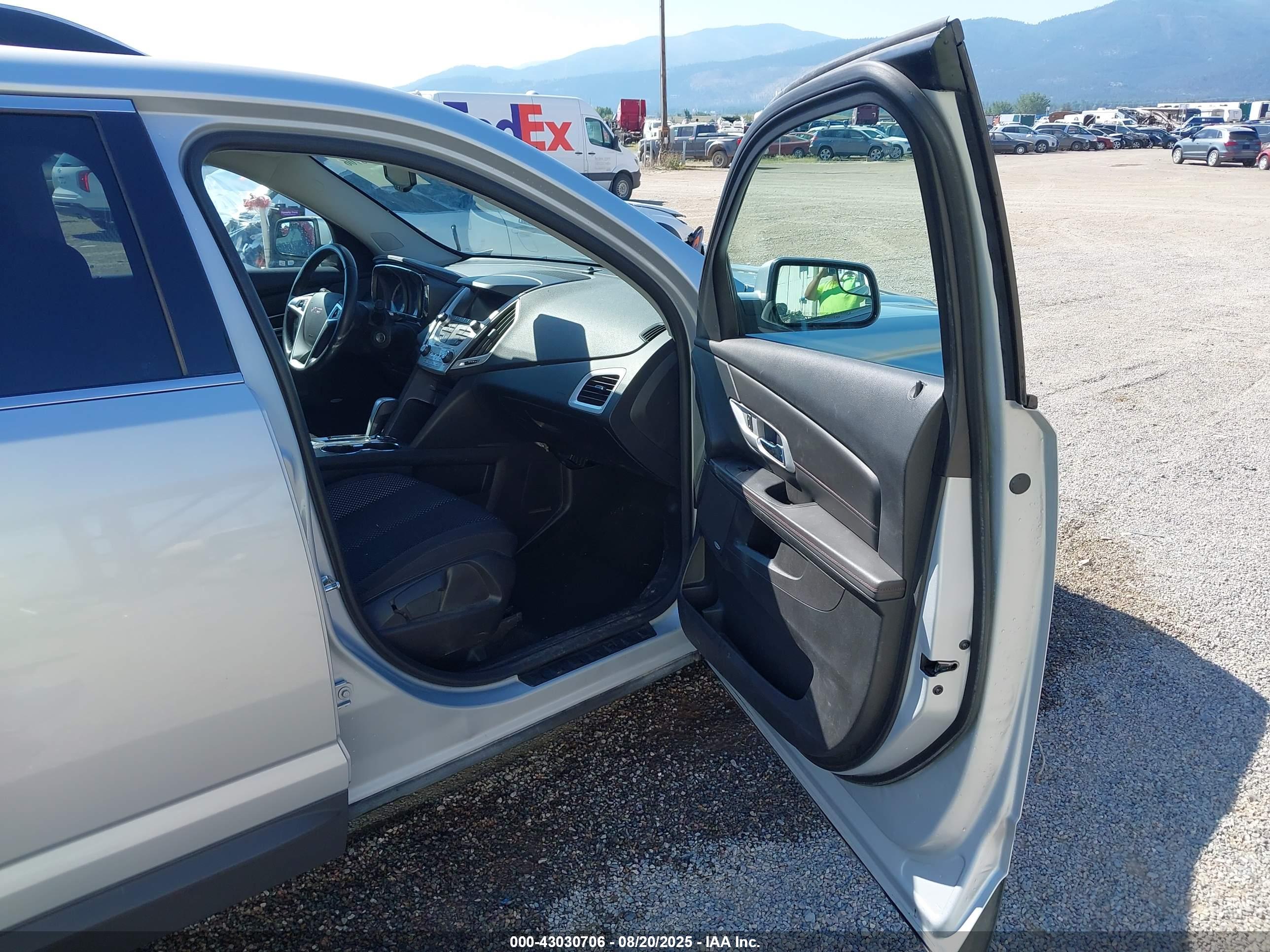 GMC TERRAIN image 5