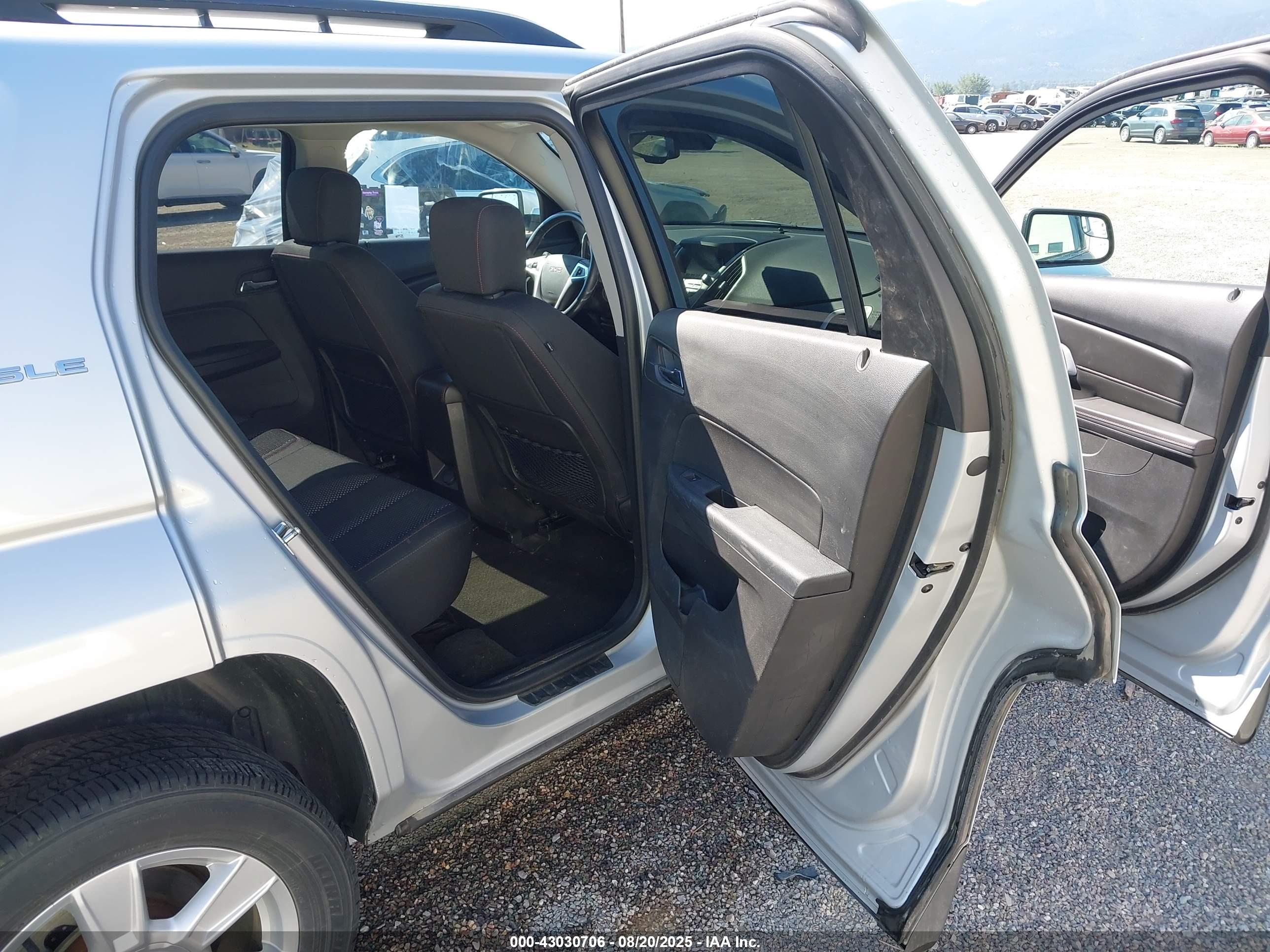 GMC TERRAIN image 8