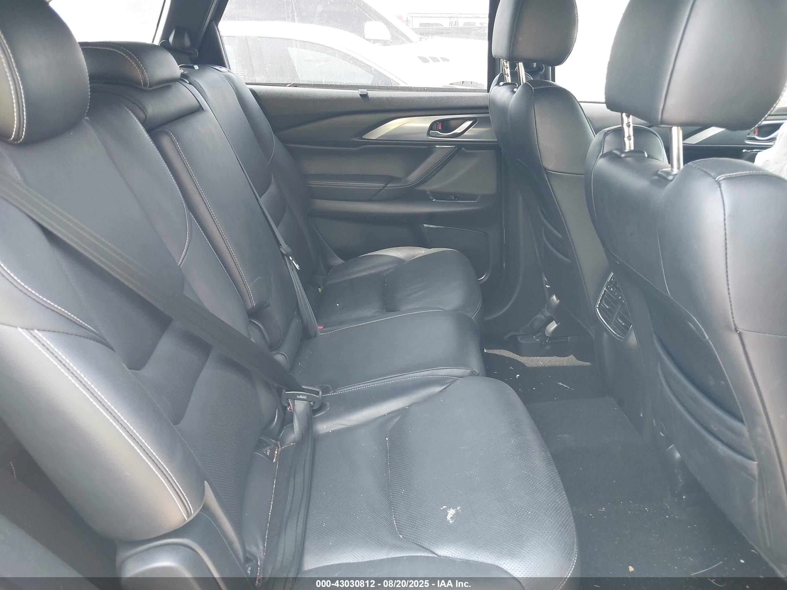 MAZDA CX-9 image 8