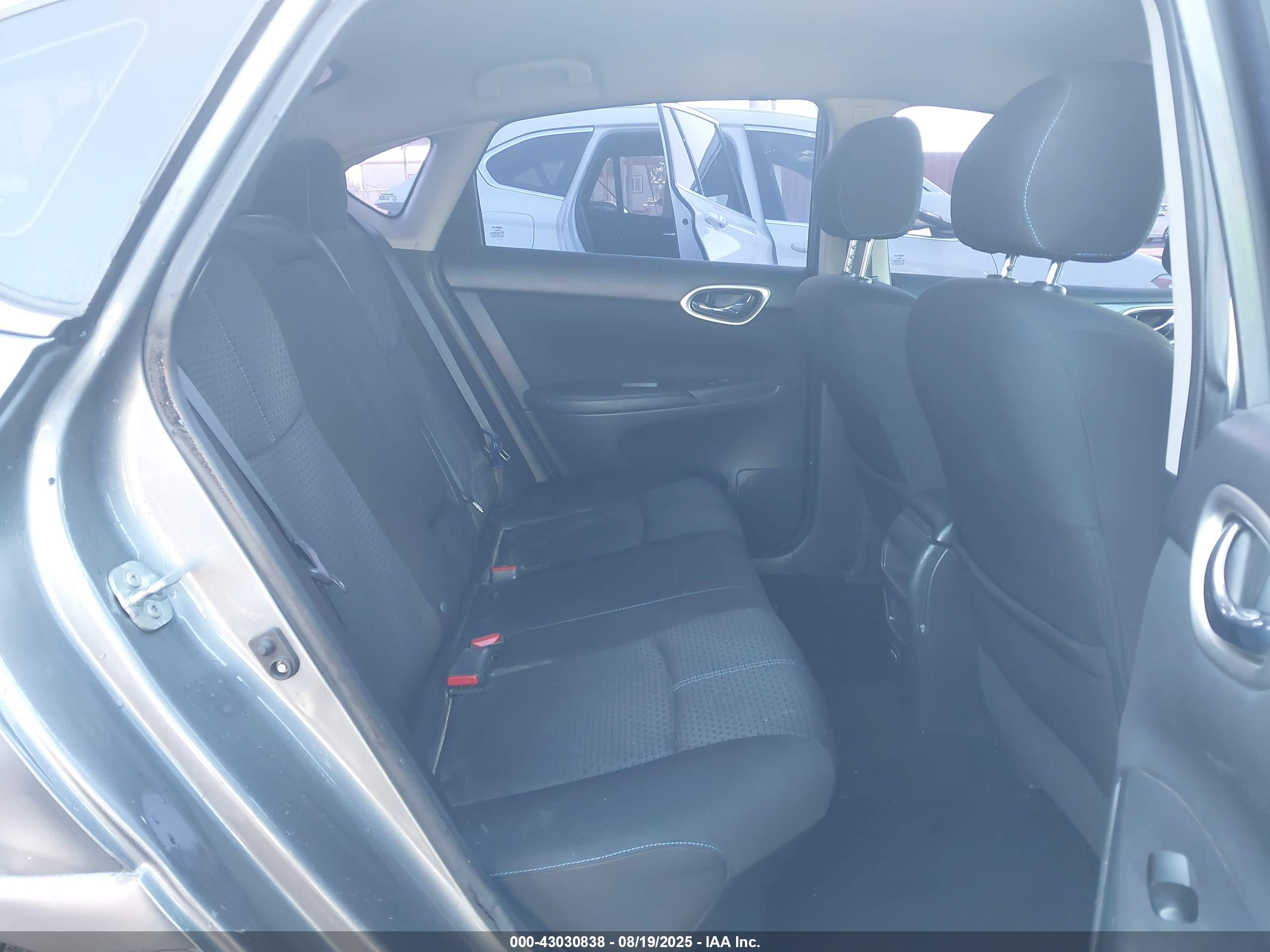 NISSAN SENTRA image 8