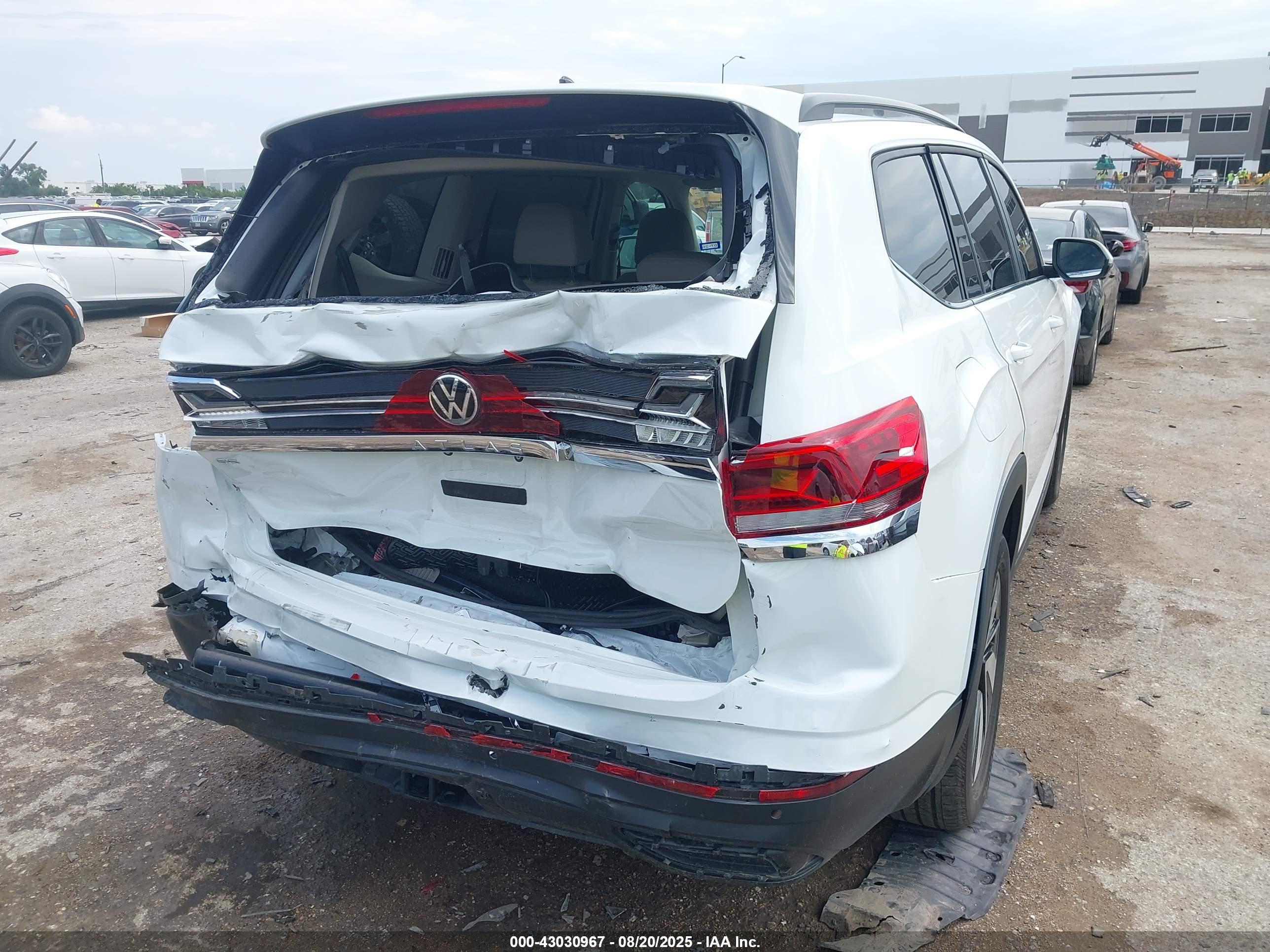 VOLKSWAGEN ATLAS image 4