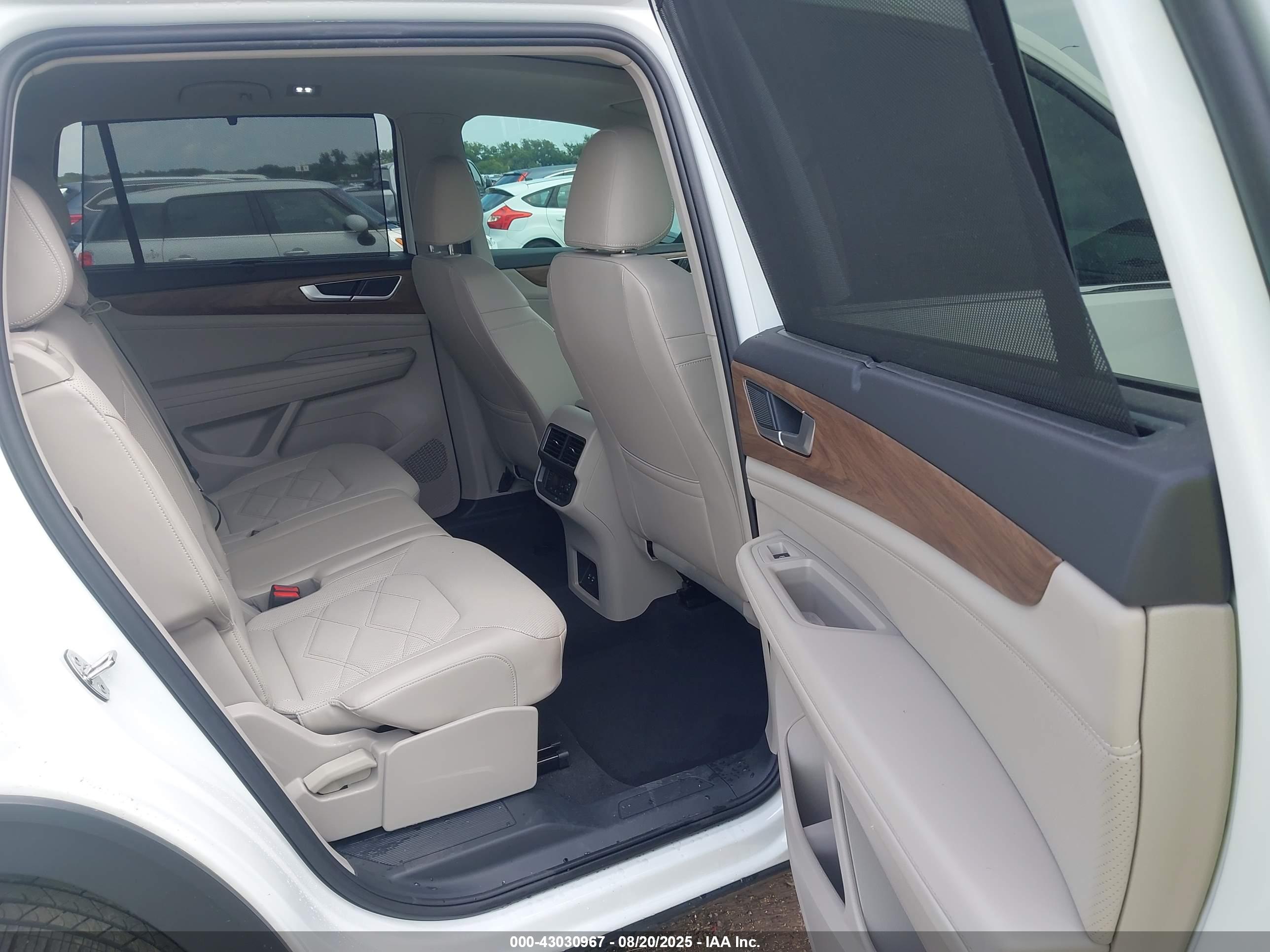 VOLKSWAGEN ATLAS image 8