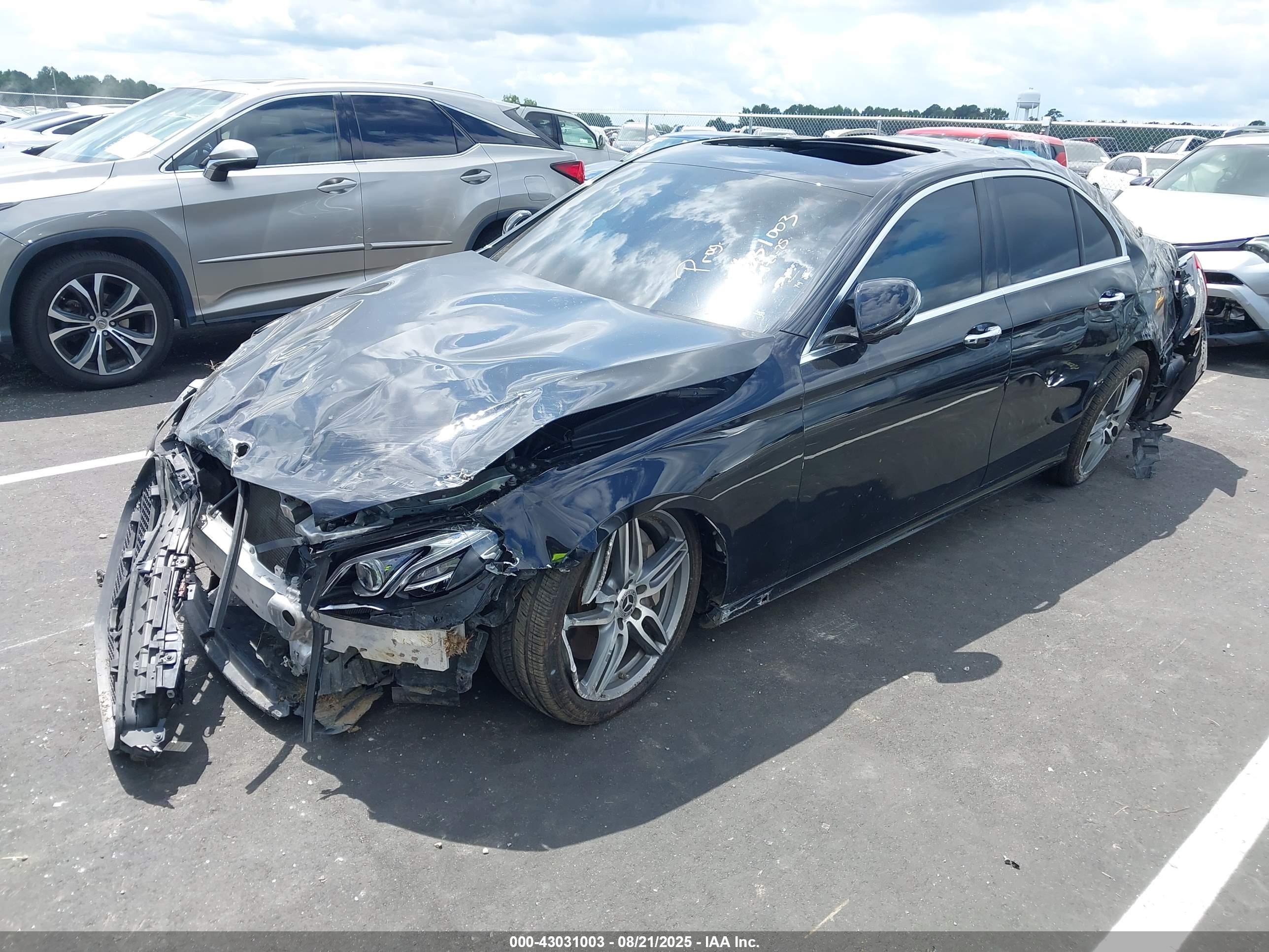 MERCEDES-BENZ E image 2