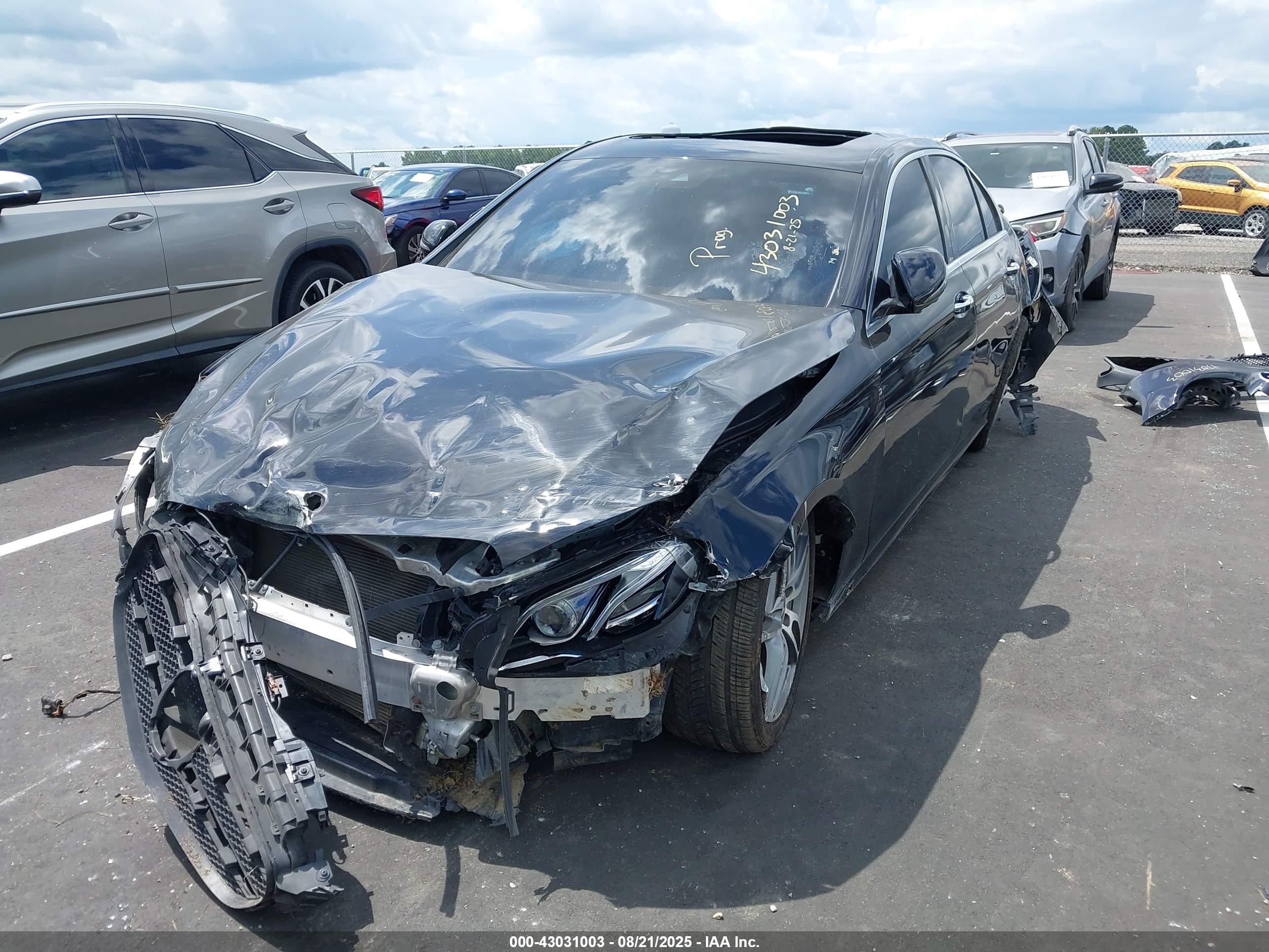 MERCEDES-BENZ E image 6