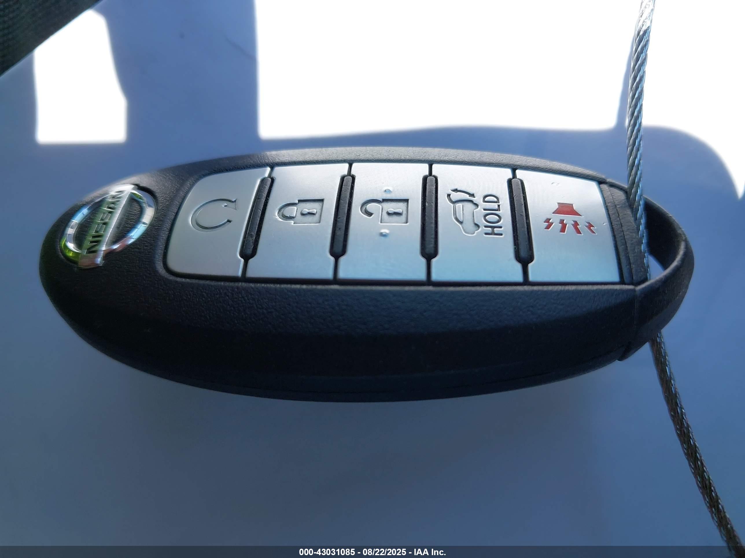 NISSAN ROGUE image 11