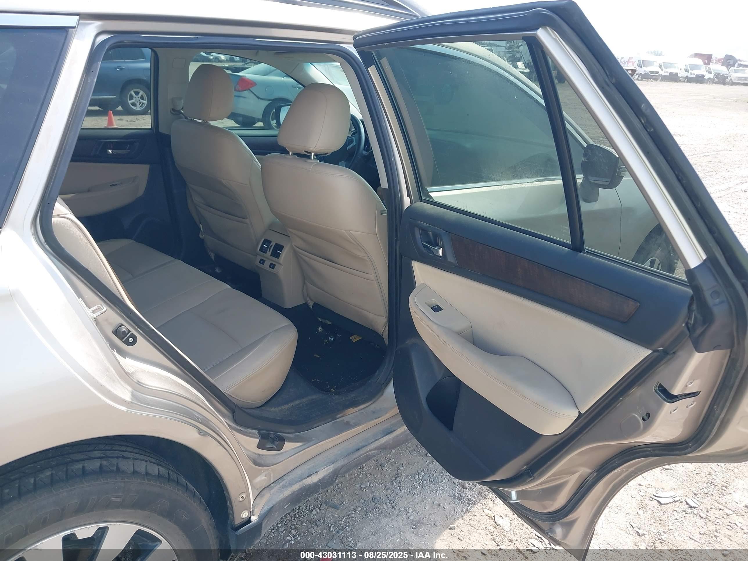 SUBARU OUTBACK image 8
