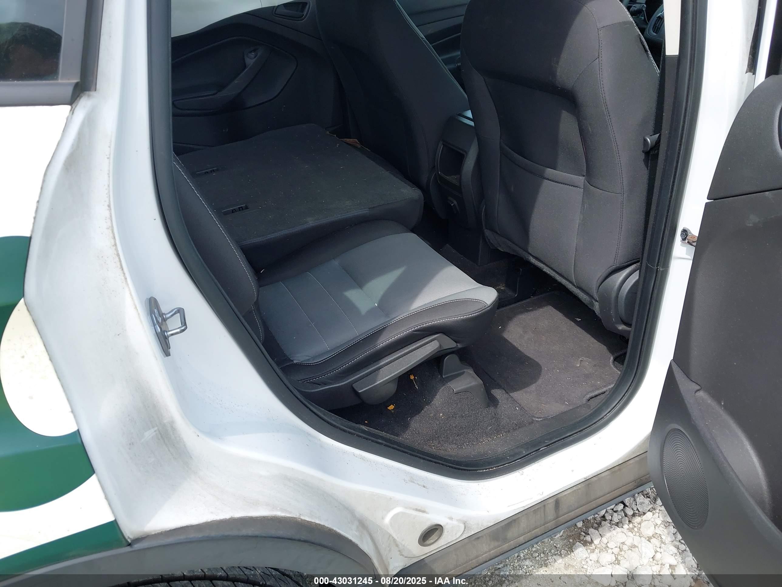 FORD ESCAPE image 8