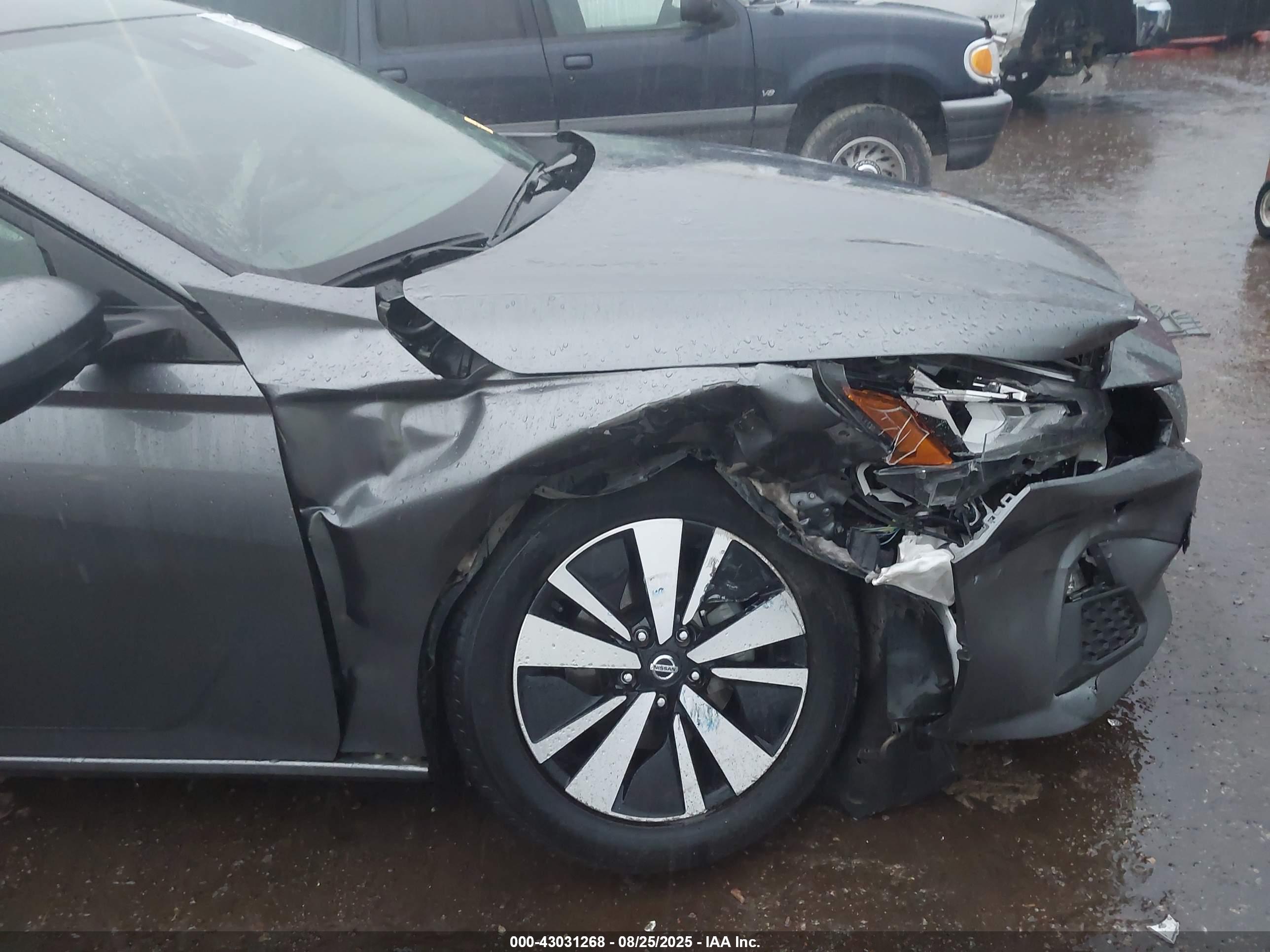 NISSAN ALTIMA image 6