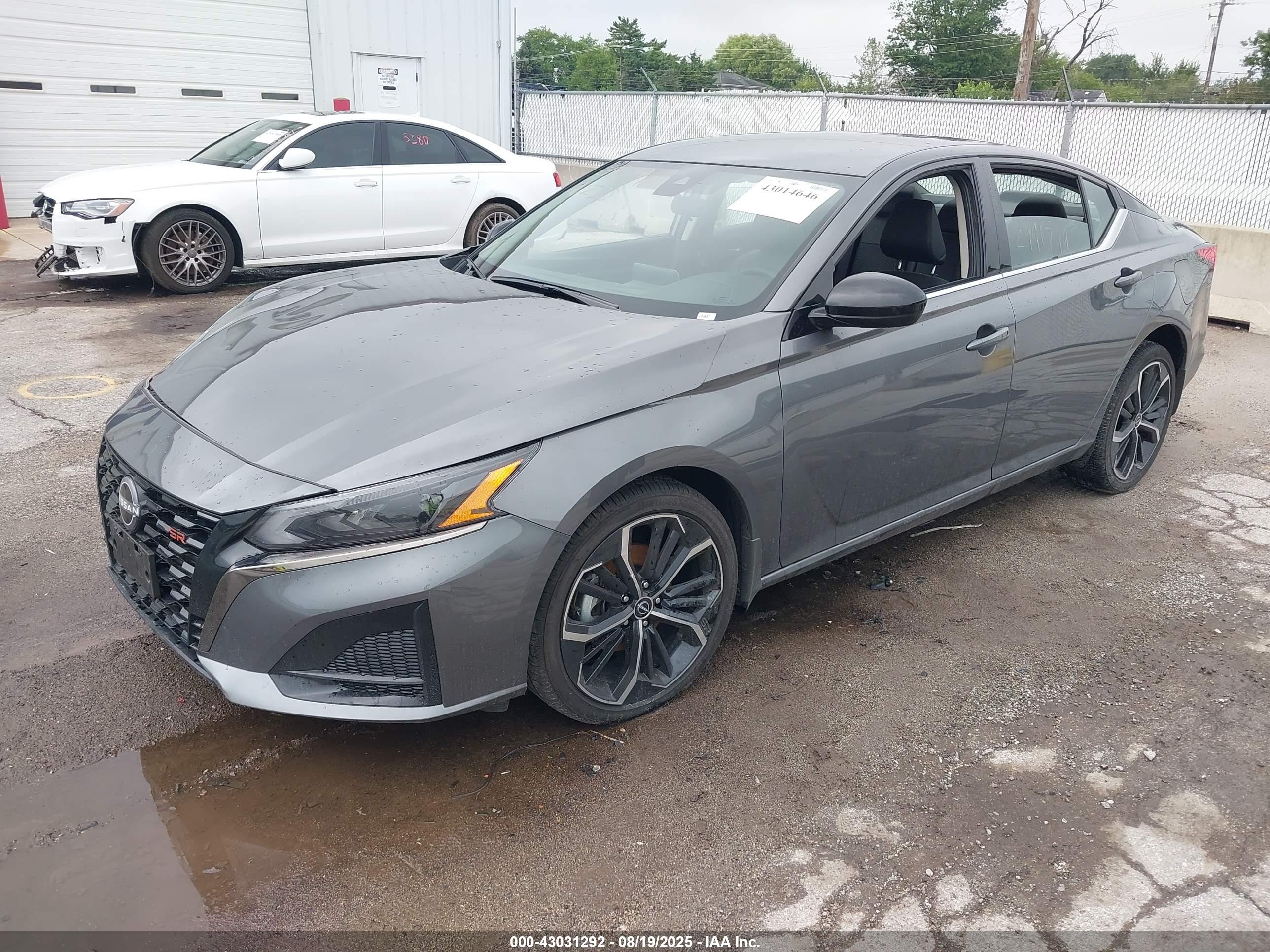 NISSAN ALTIMA image 2
