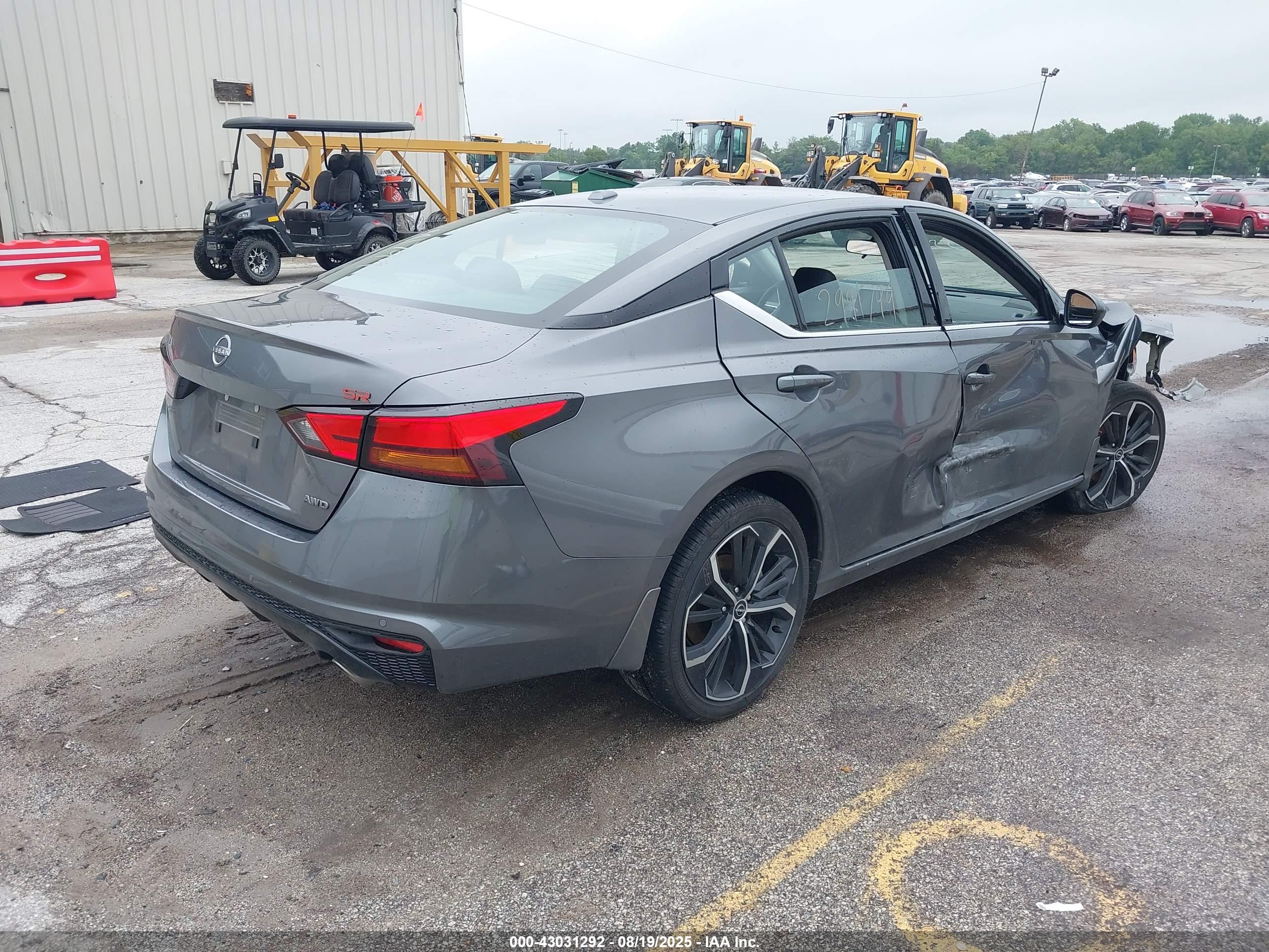 NISSAN ALTIMA image 4