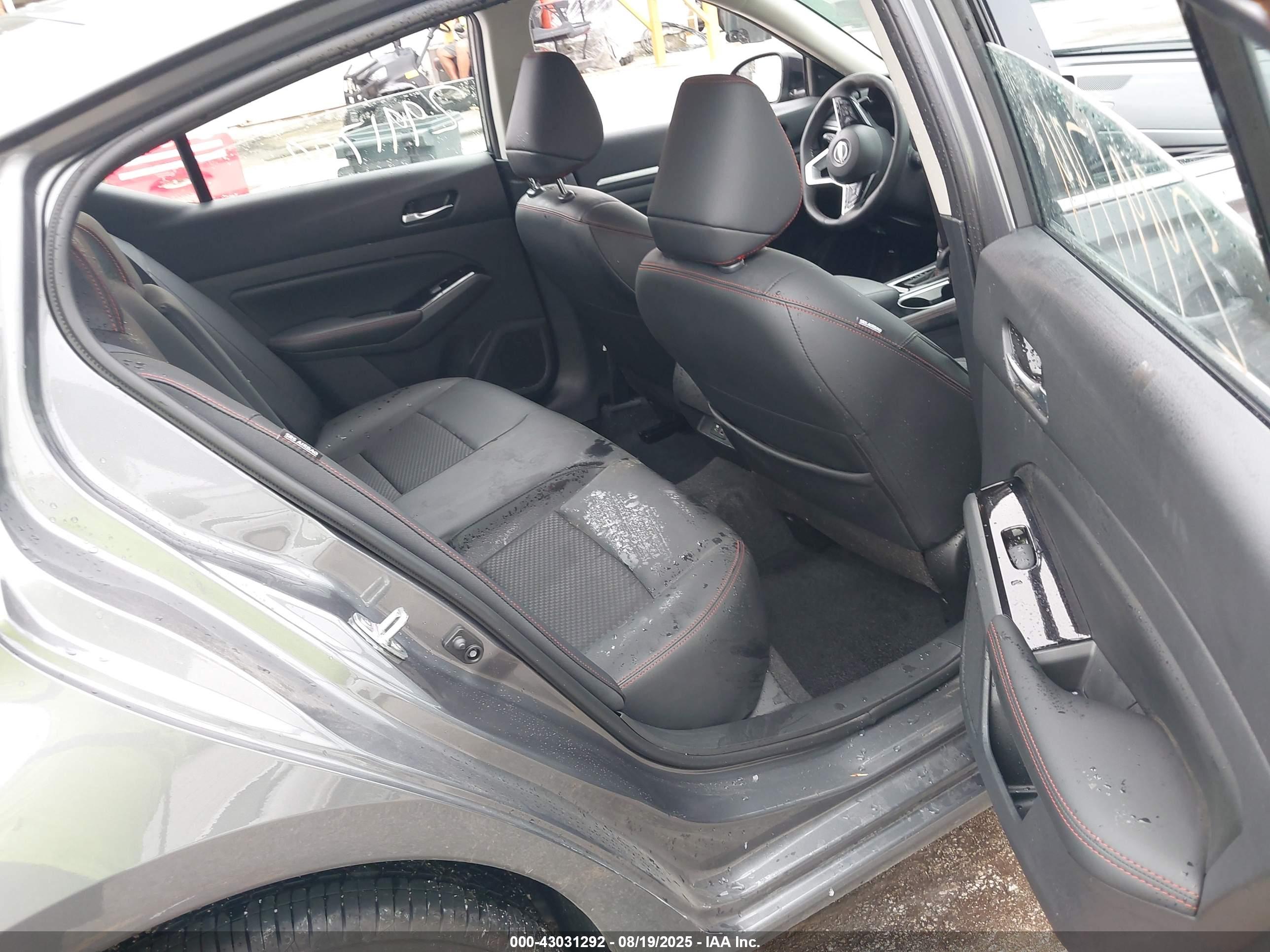 NISSAN ALTIMA image 8