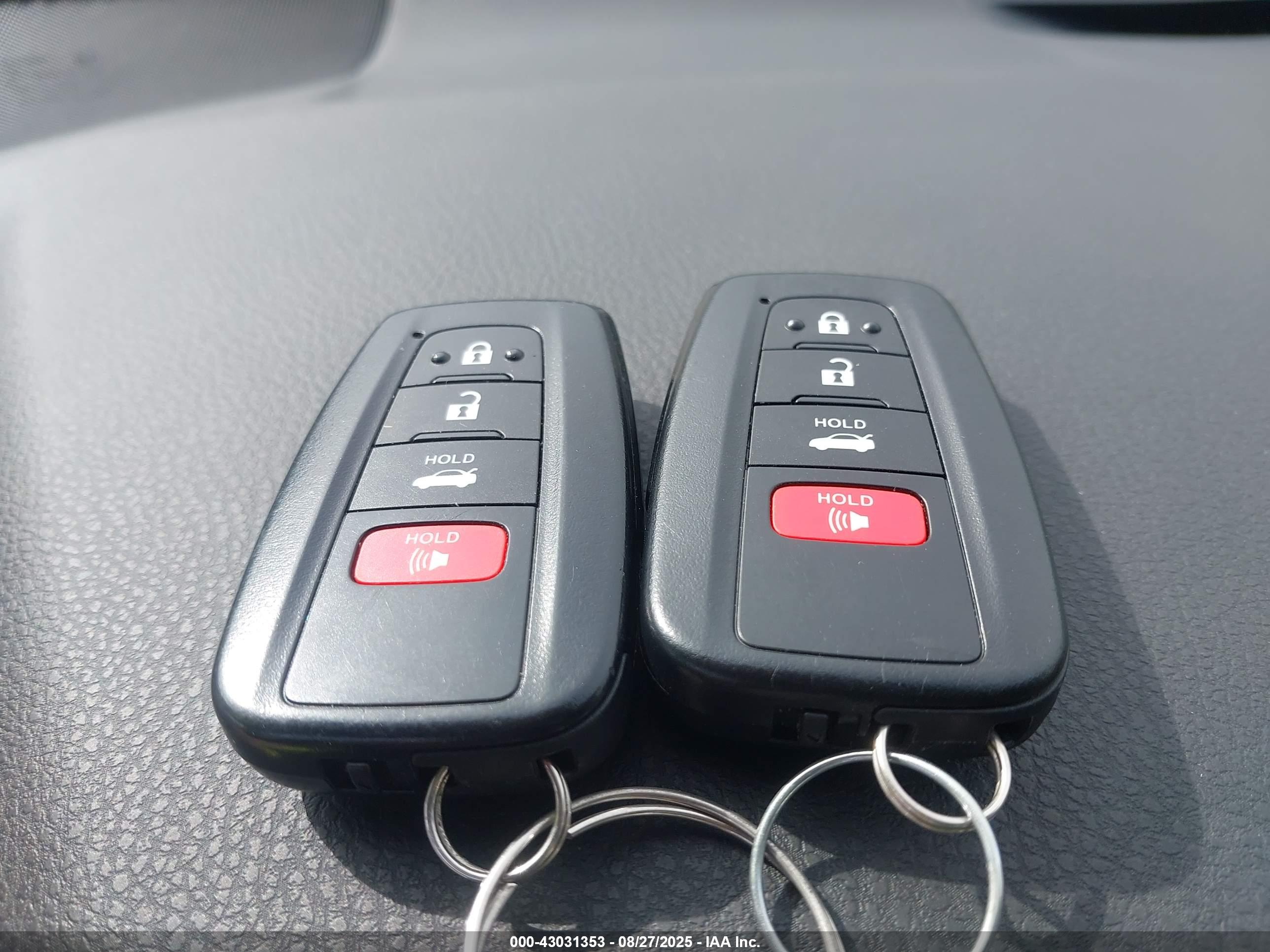 TOYOTA CAMRY image 11