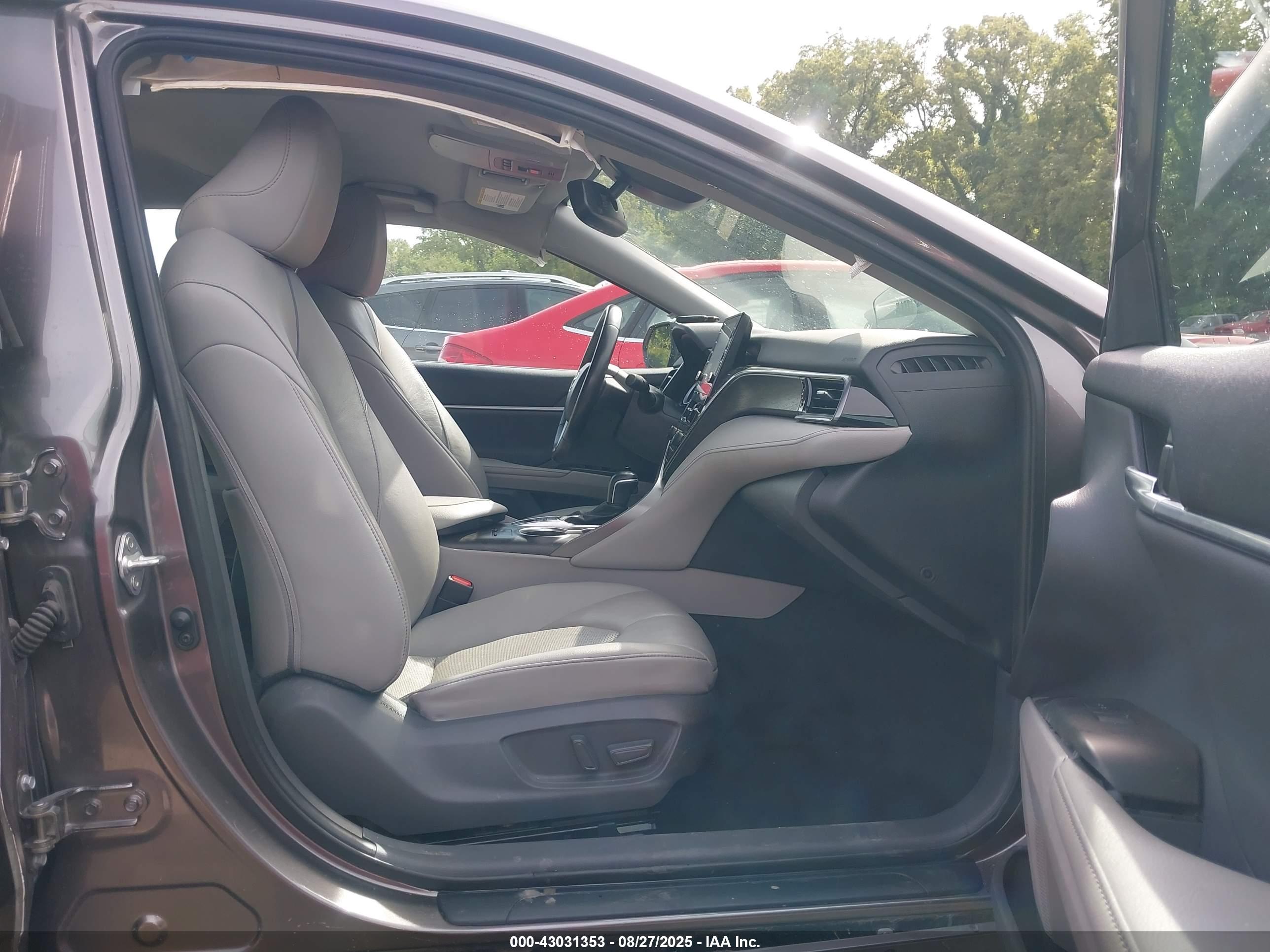 TOYOTA CAMRY image 5
