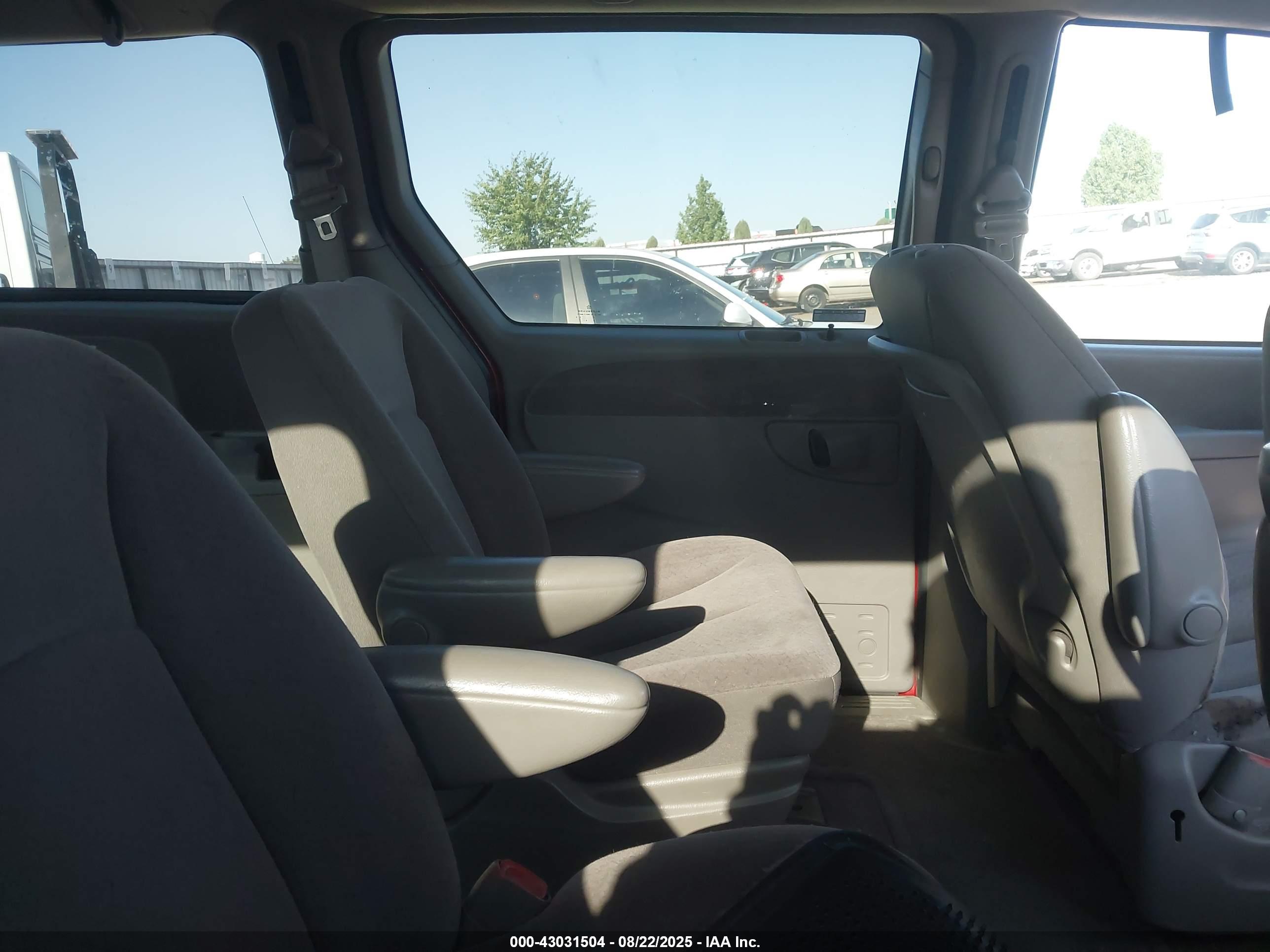 DODGE GRAND image 8