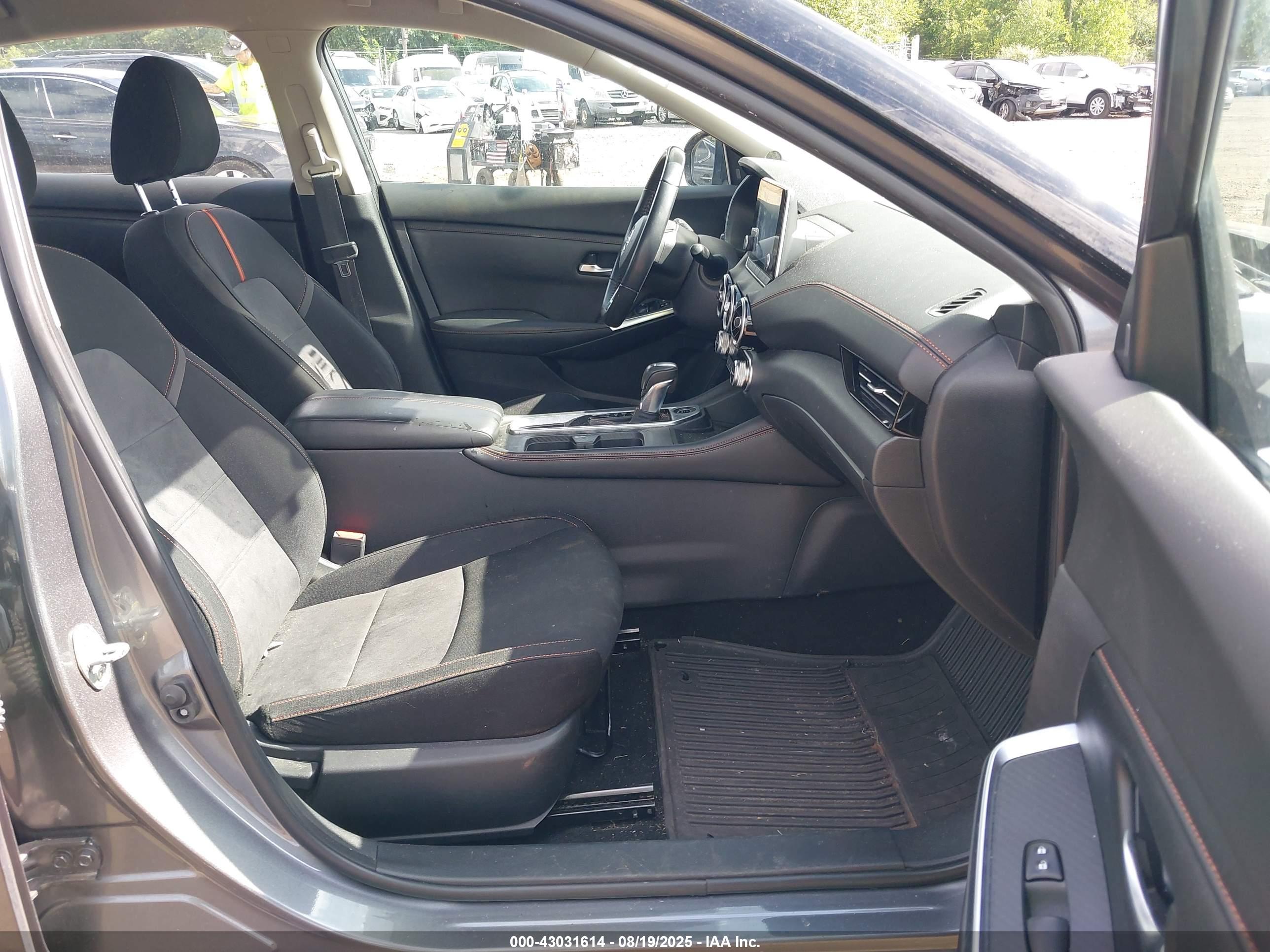 NISSAN SENTRA image 5