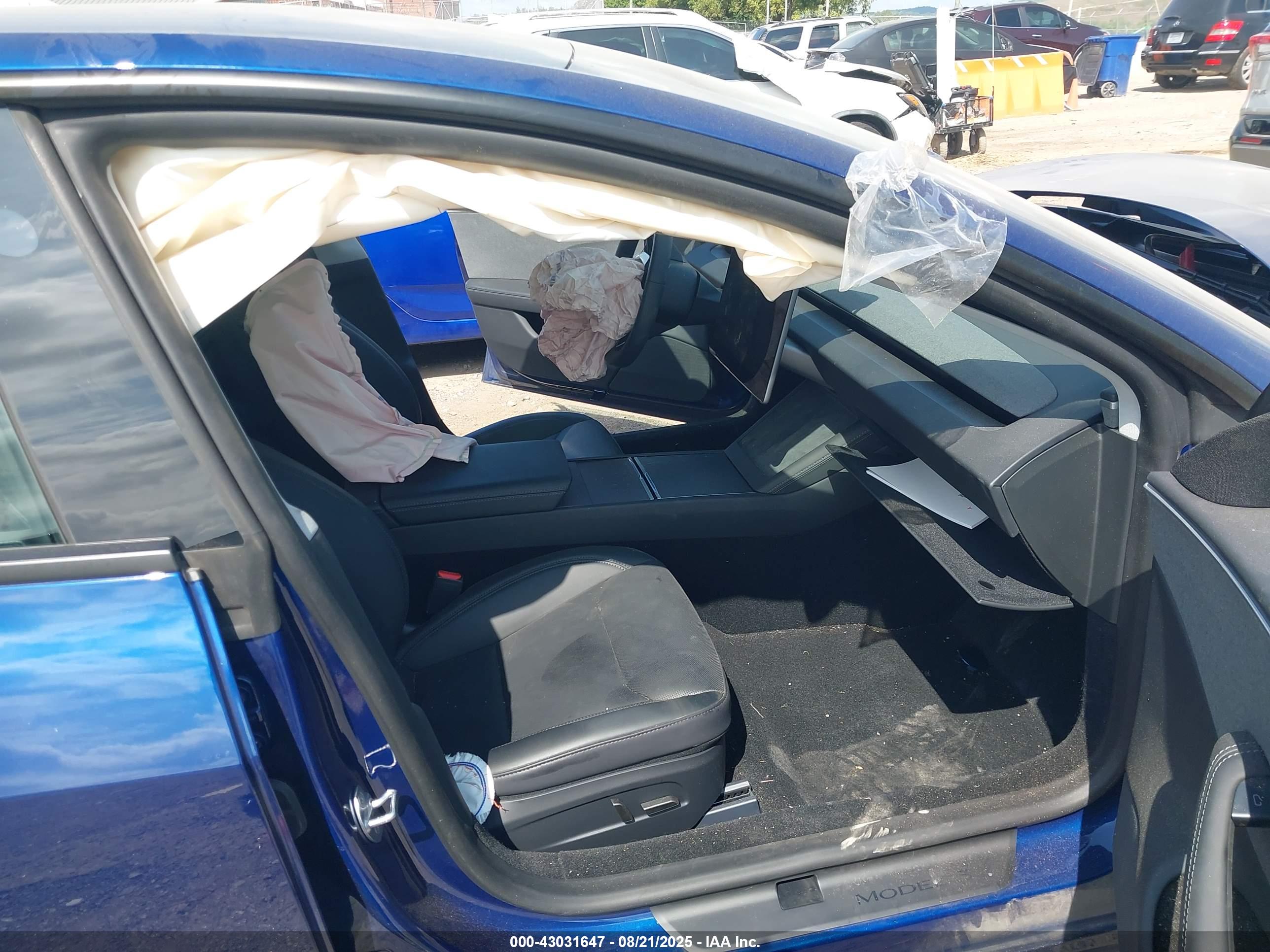 TESLA MODEL image 5
