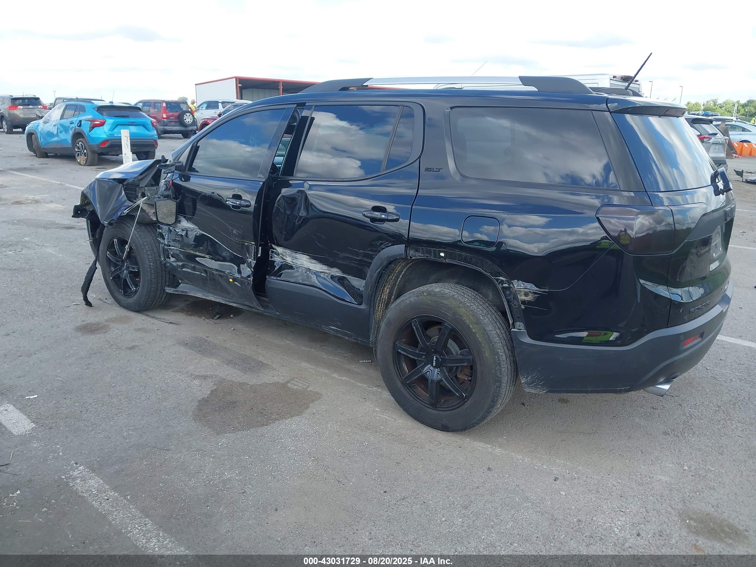 GMC ACADIA image 3