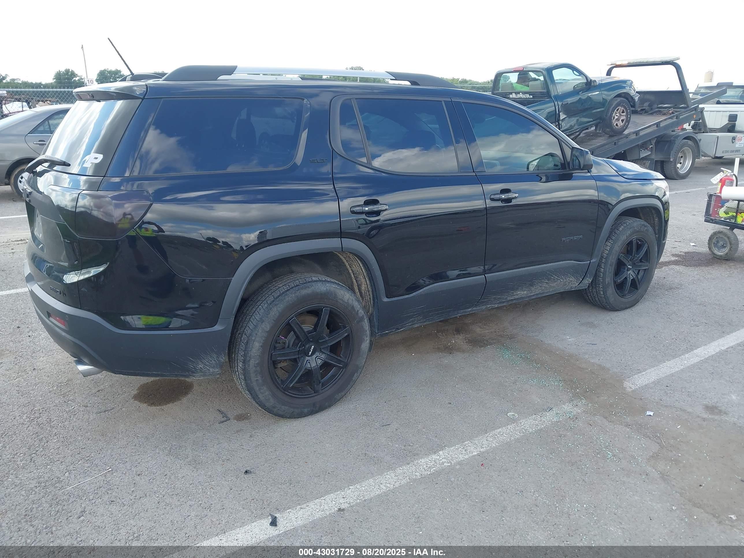 GMC ACADIA image 4