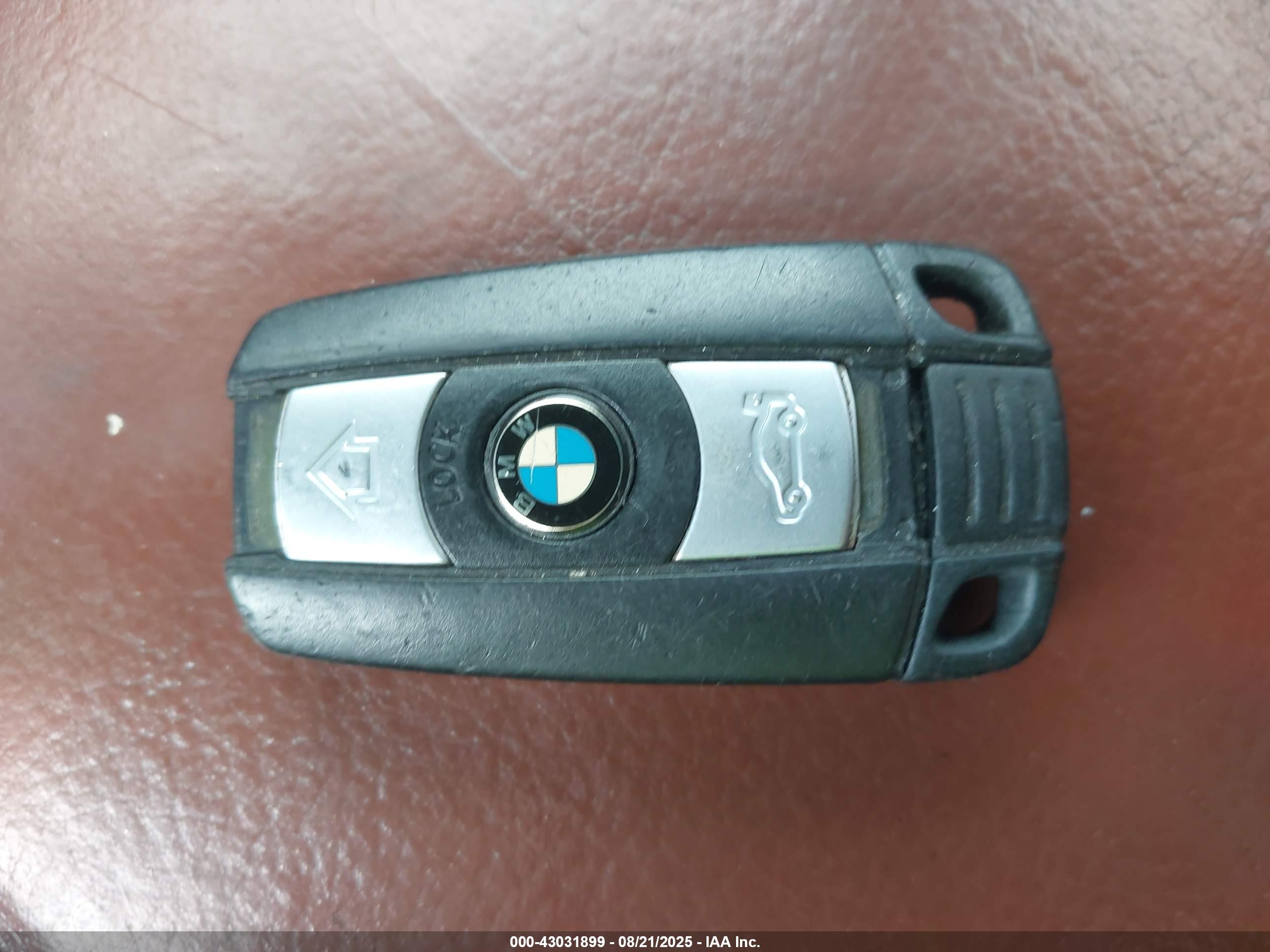 BMW 328XI image 11