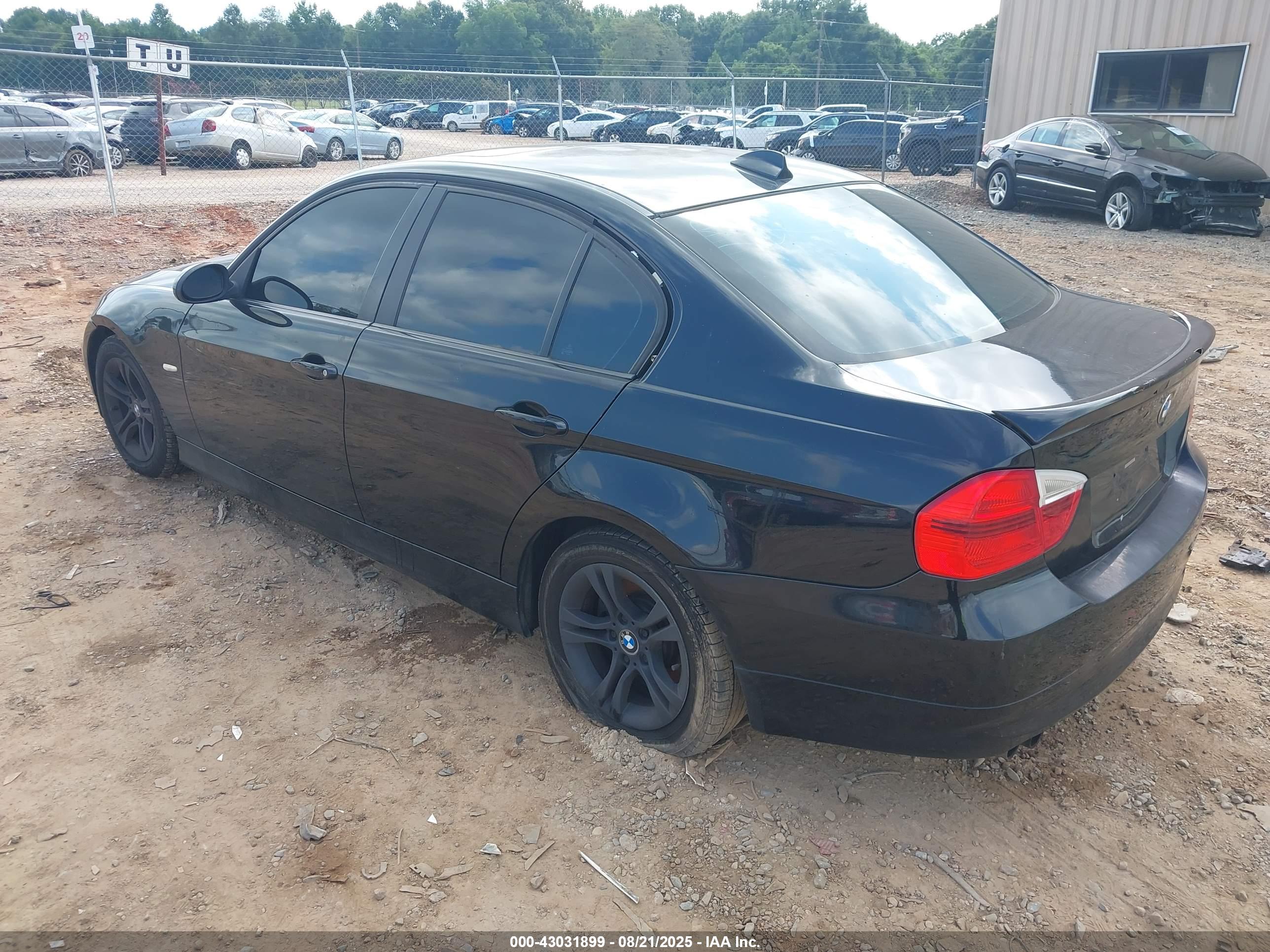 BMW 328XI image 3